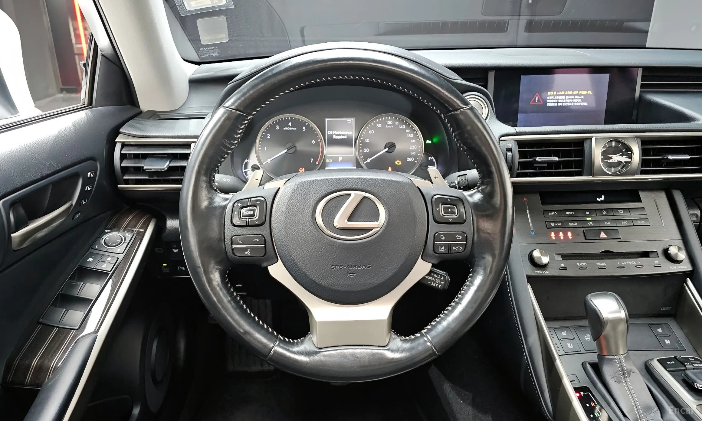 Lexus New IS300 превью 13