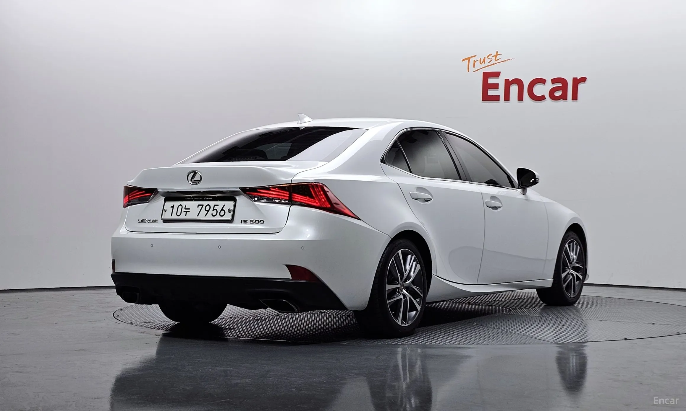 Lexus New IS300