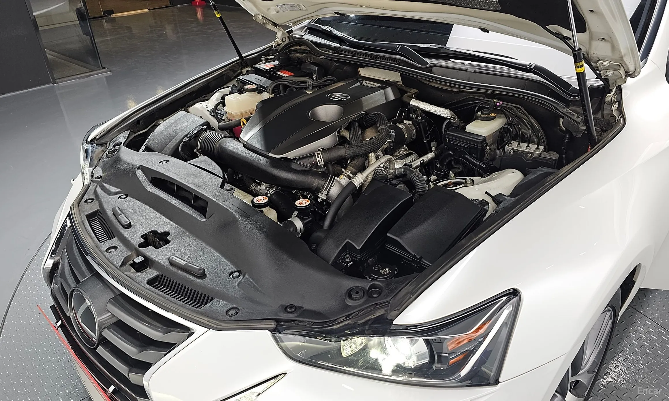 Lexus New IS300 превью 6
