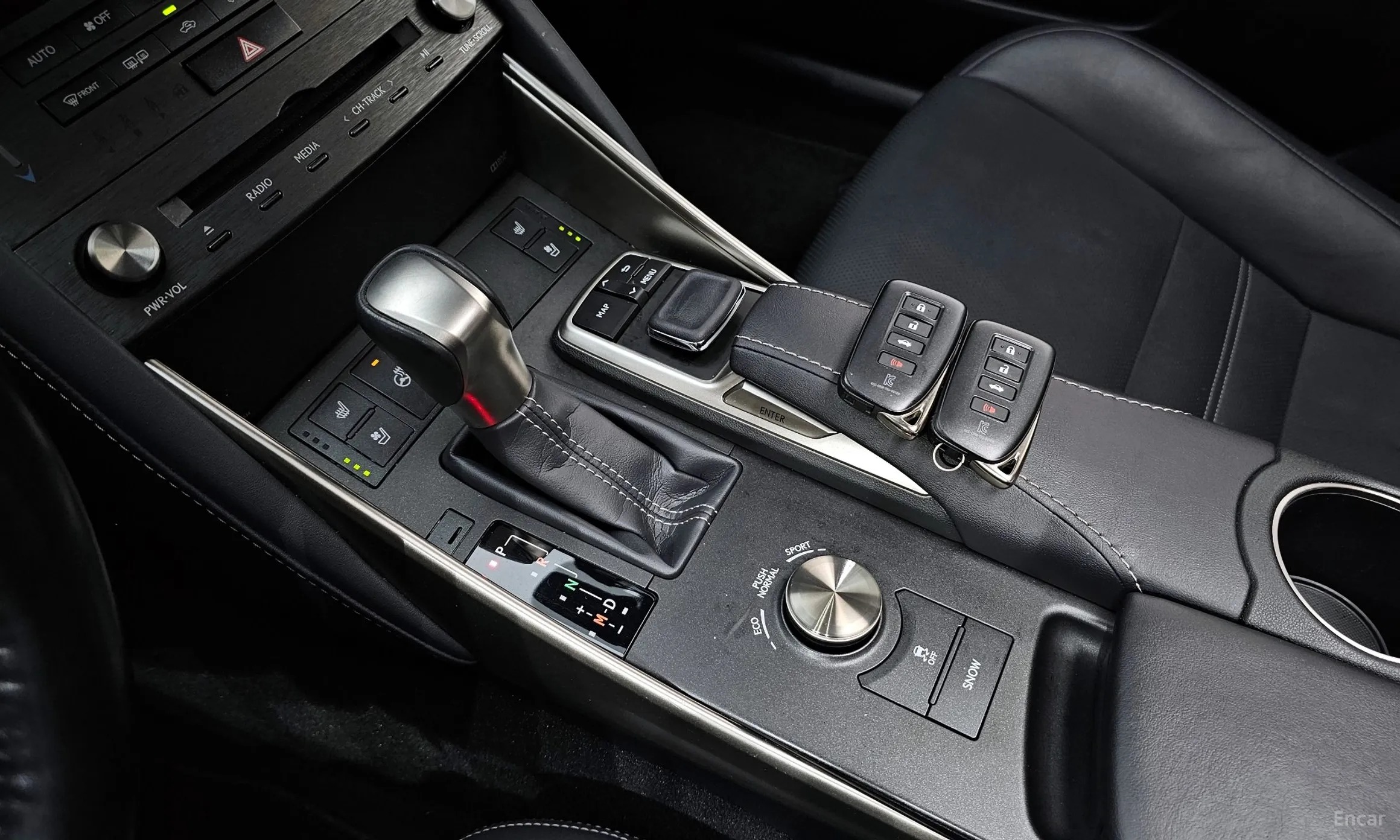Lexus New IS300 превью 9