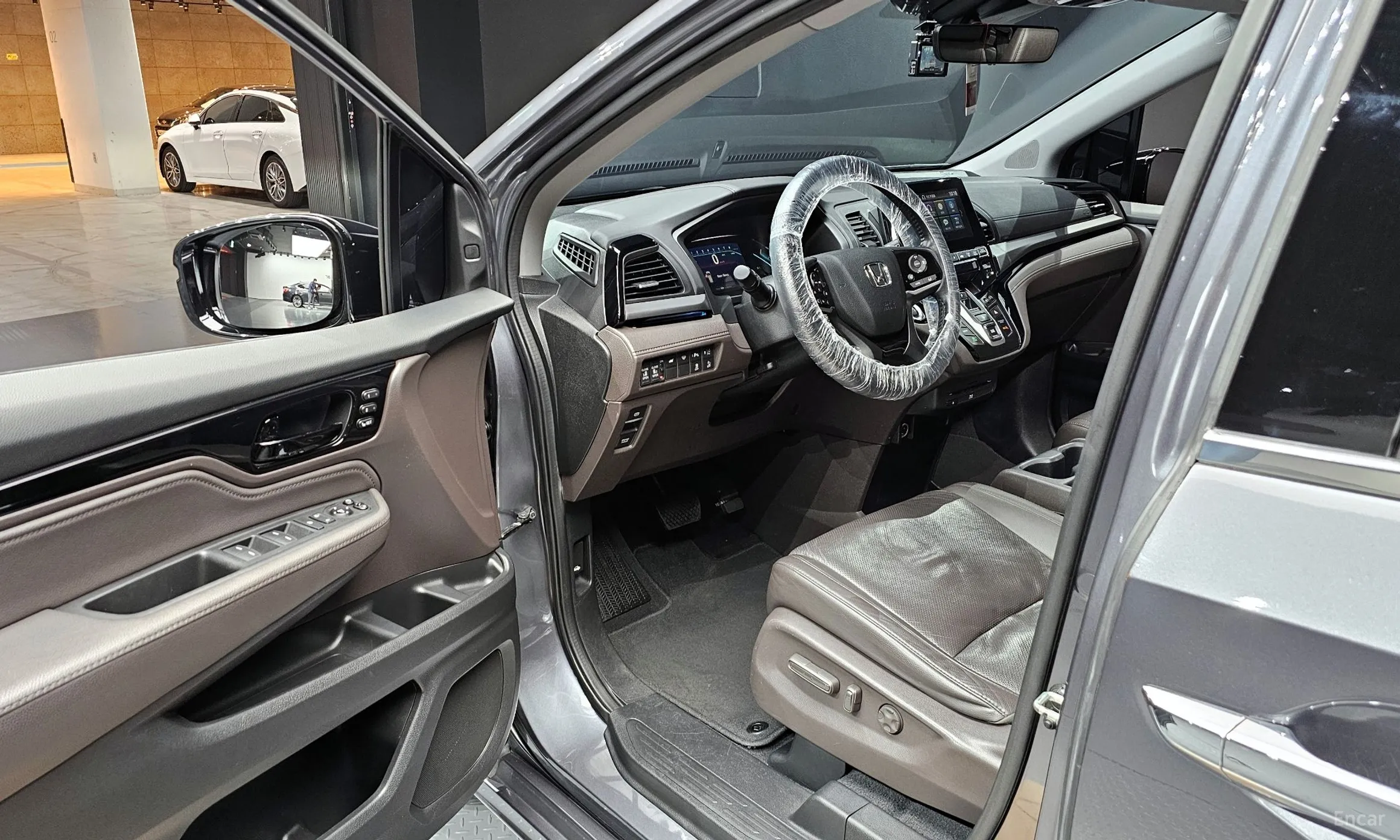 Honda Odyssey превью 11