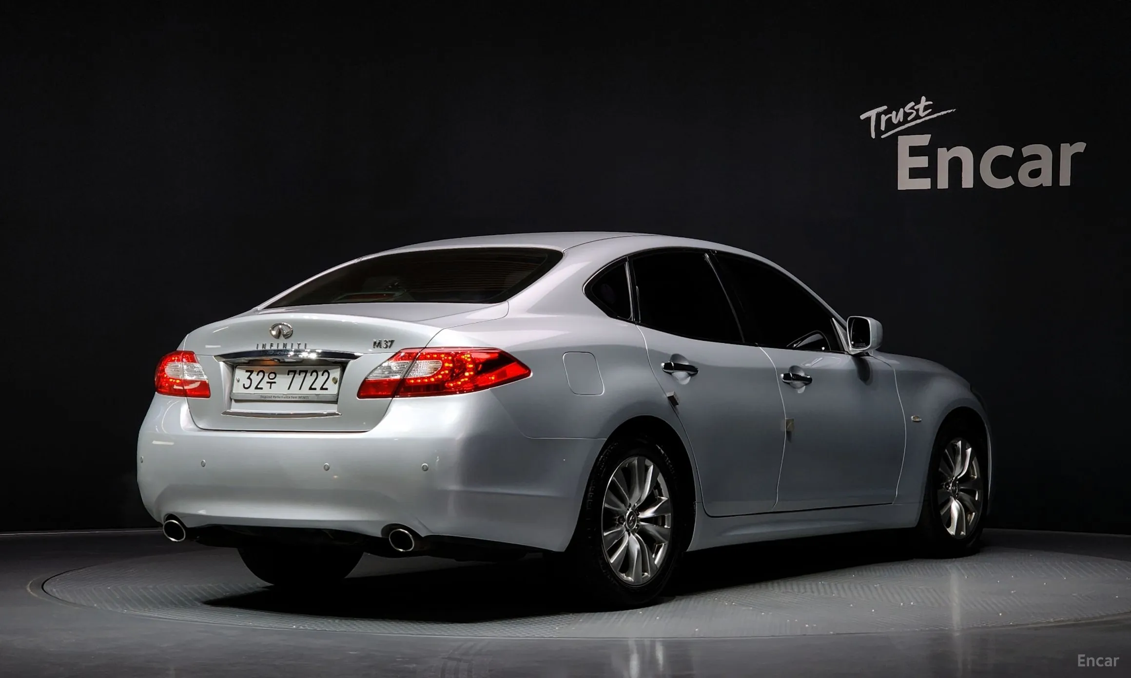 Infiniti M37