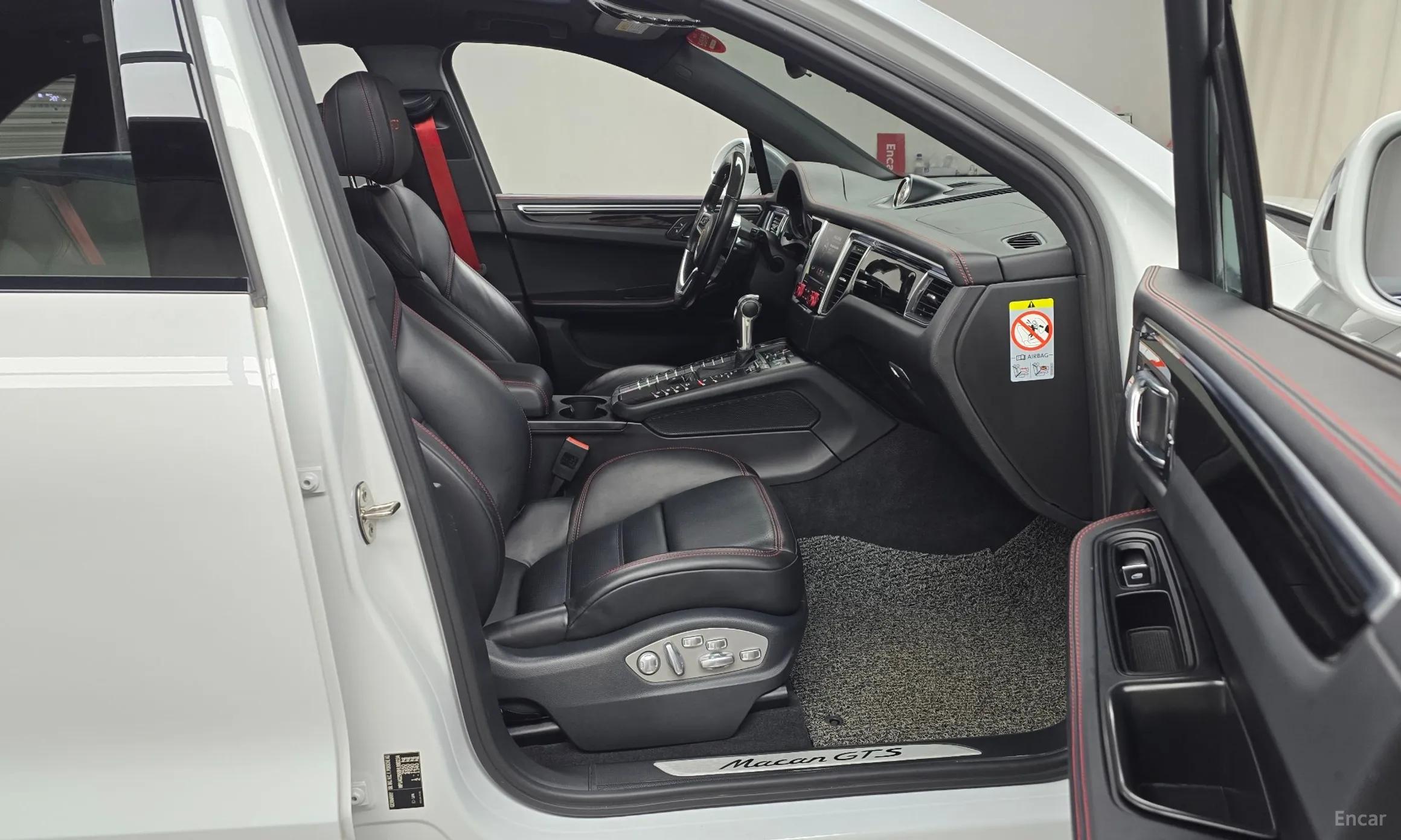 Porsche Macan превью 11
