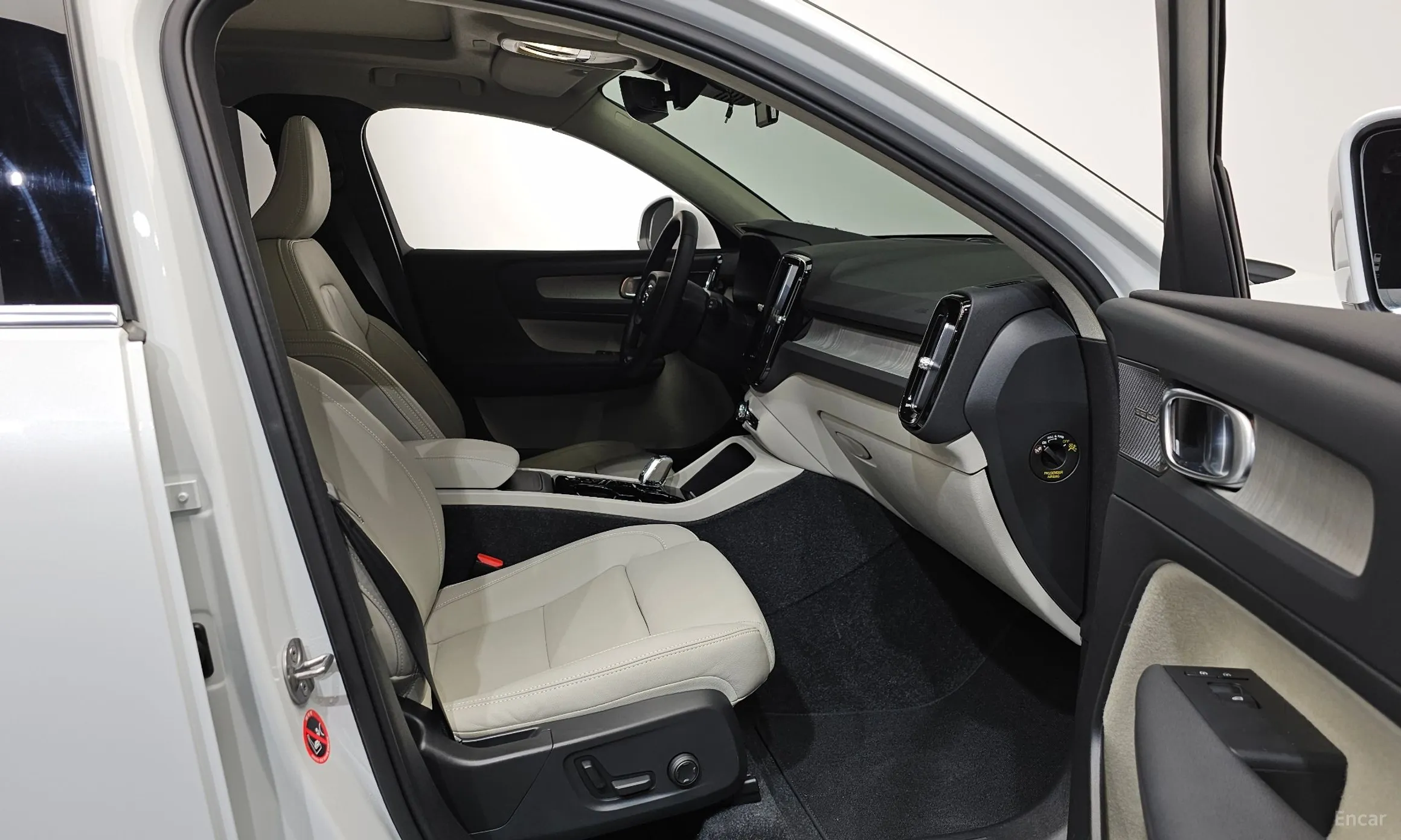 Volvo XC40 превью 11