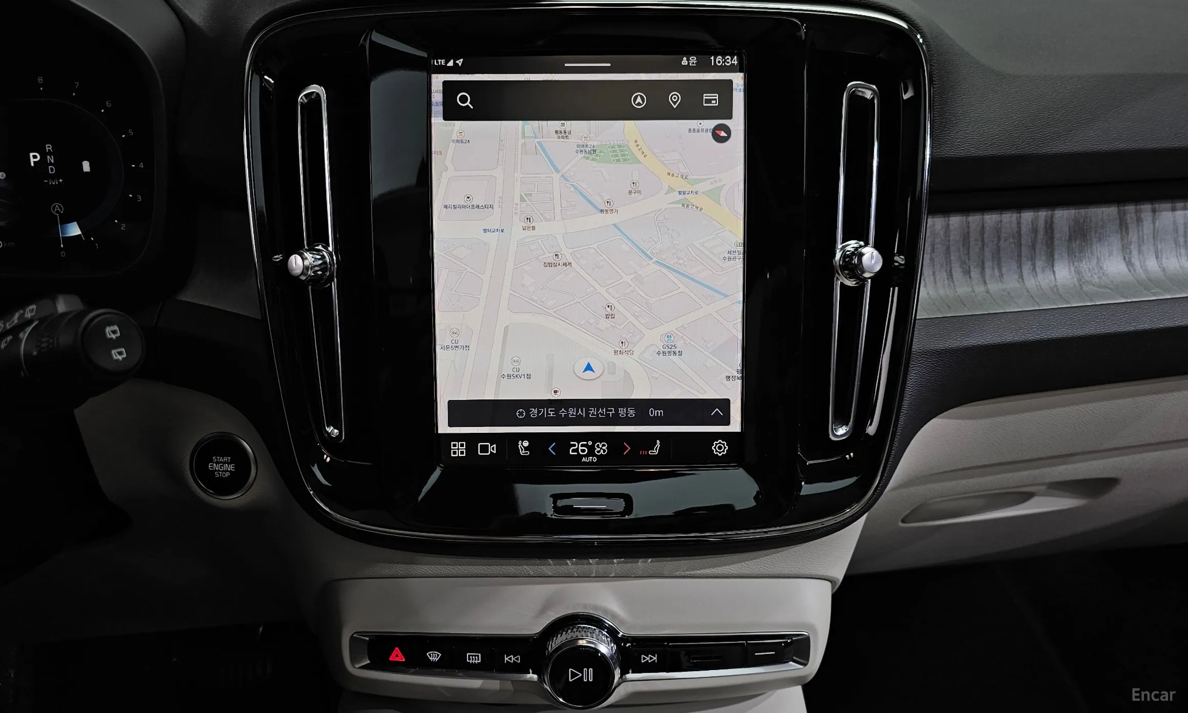 Volvo XC40 превью 14