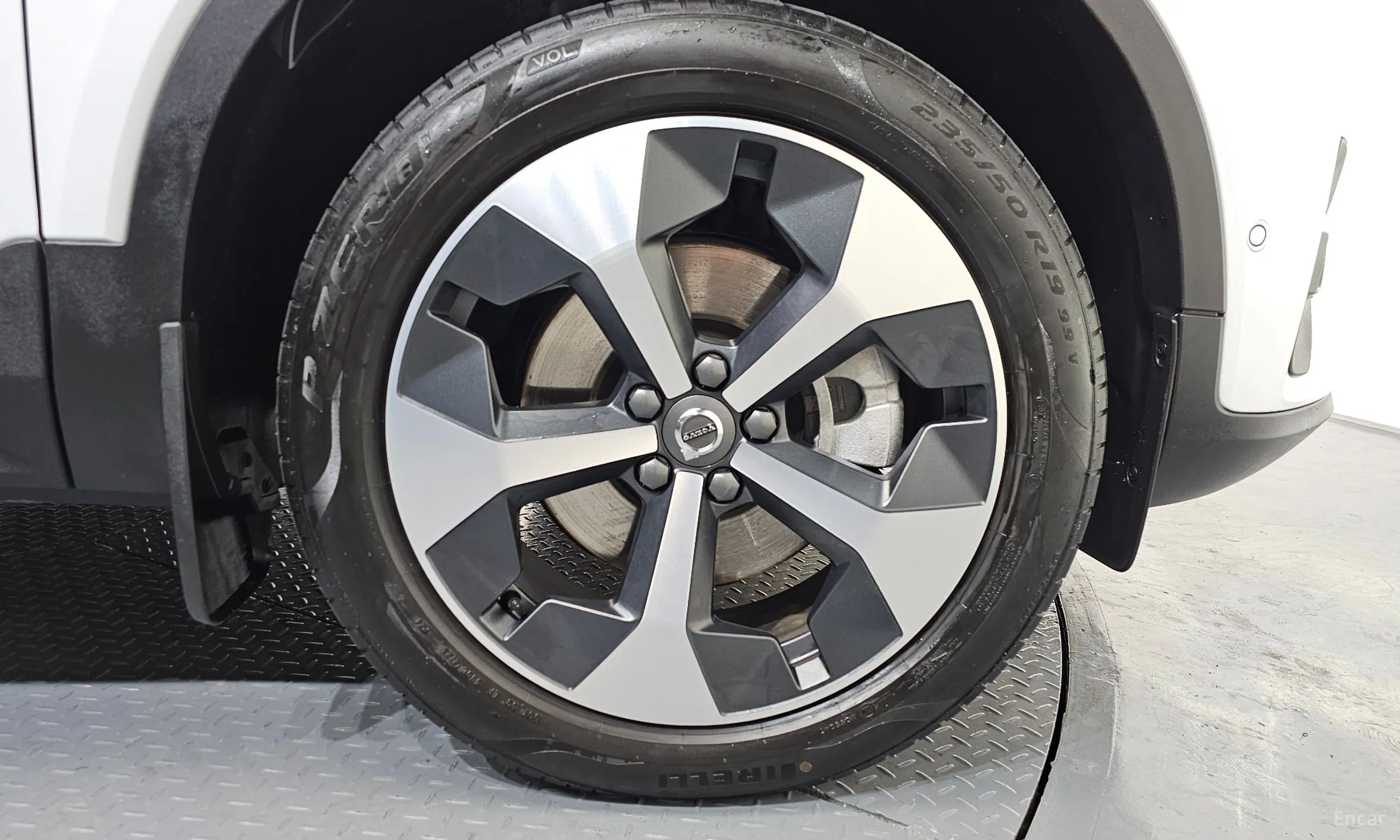 Volvo XC40 превью 5