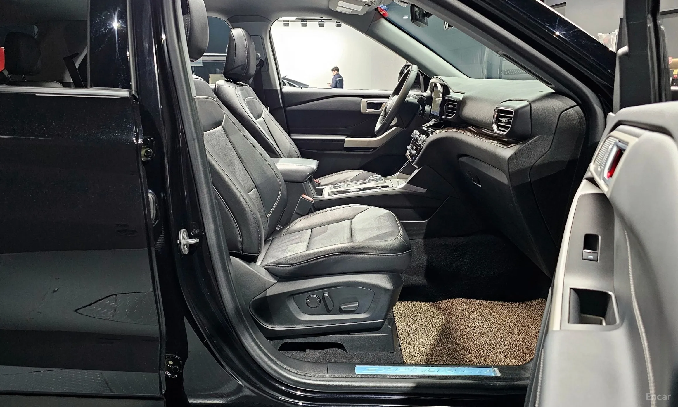 Ford Explorer 6th Generation превью 10