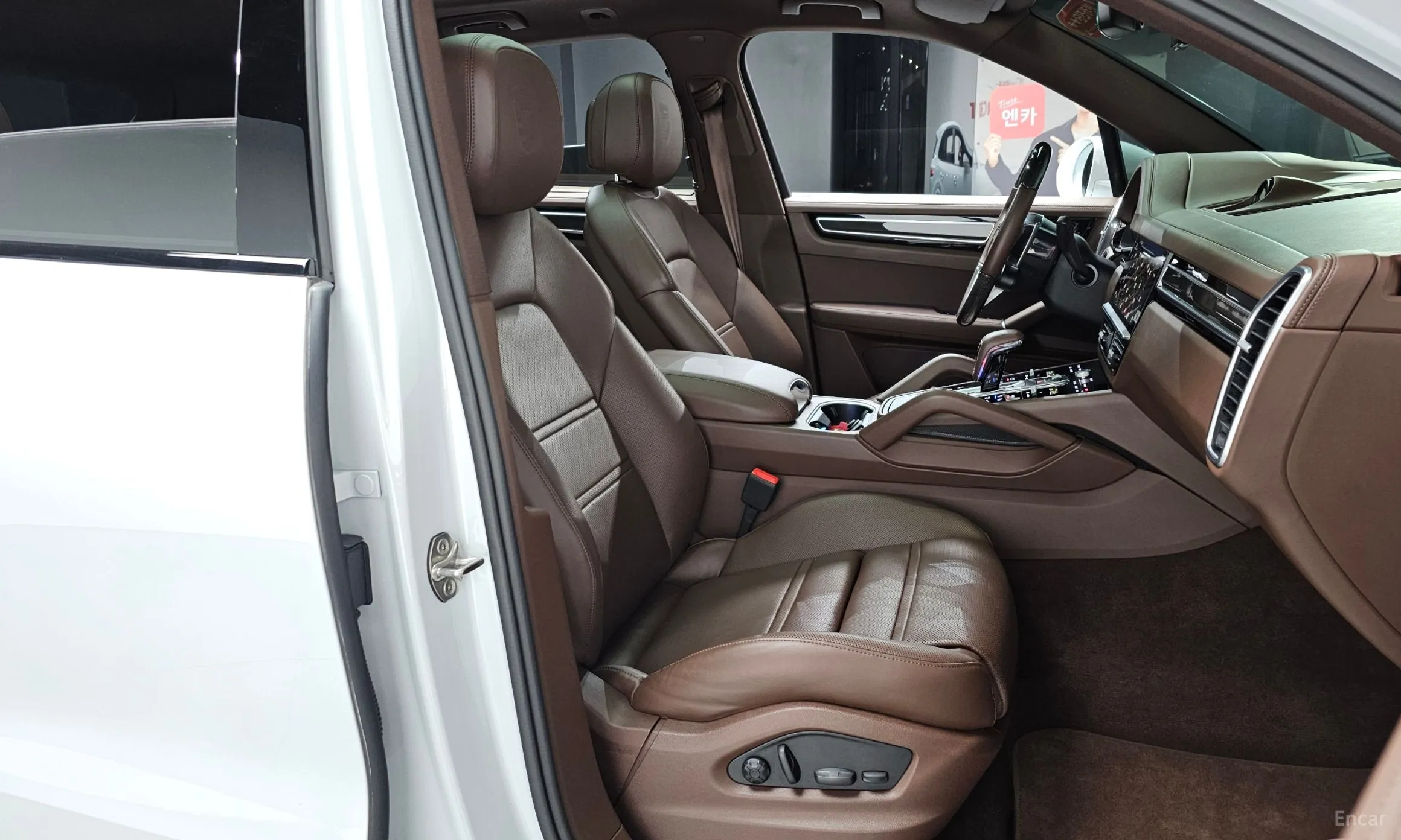 Porsche Cayenne (PO536) превью 10