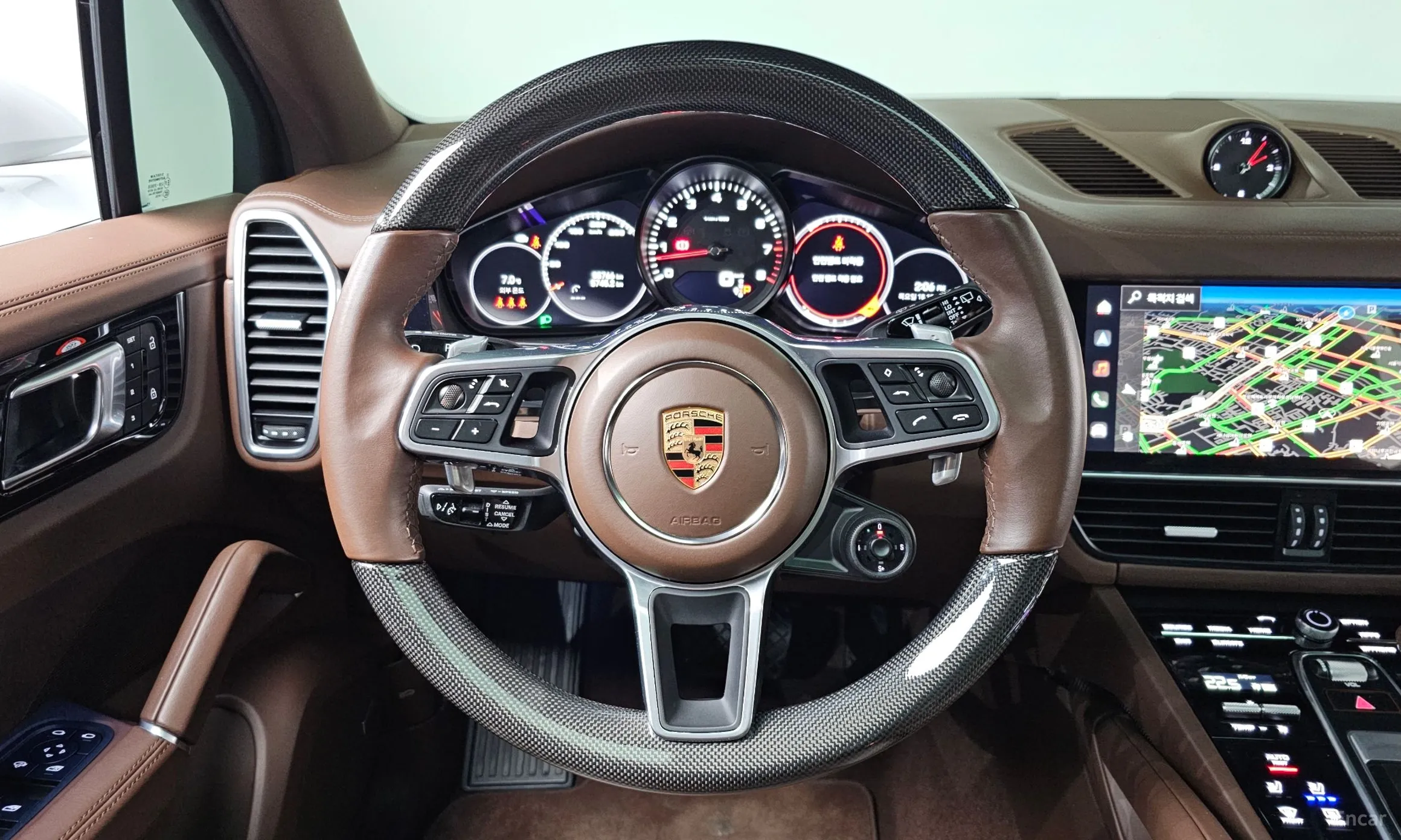 Porsche Cayenne (PO536) превью 13