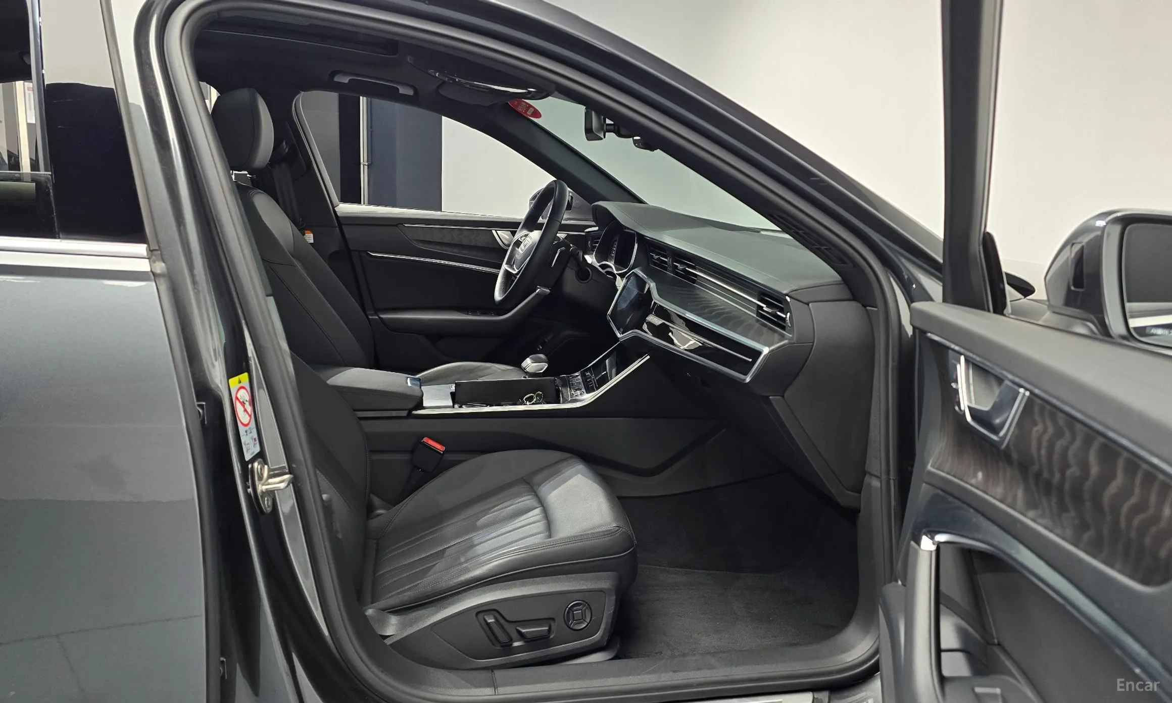 Audi A6 (C8) превью 11