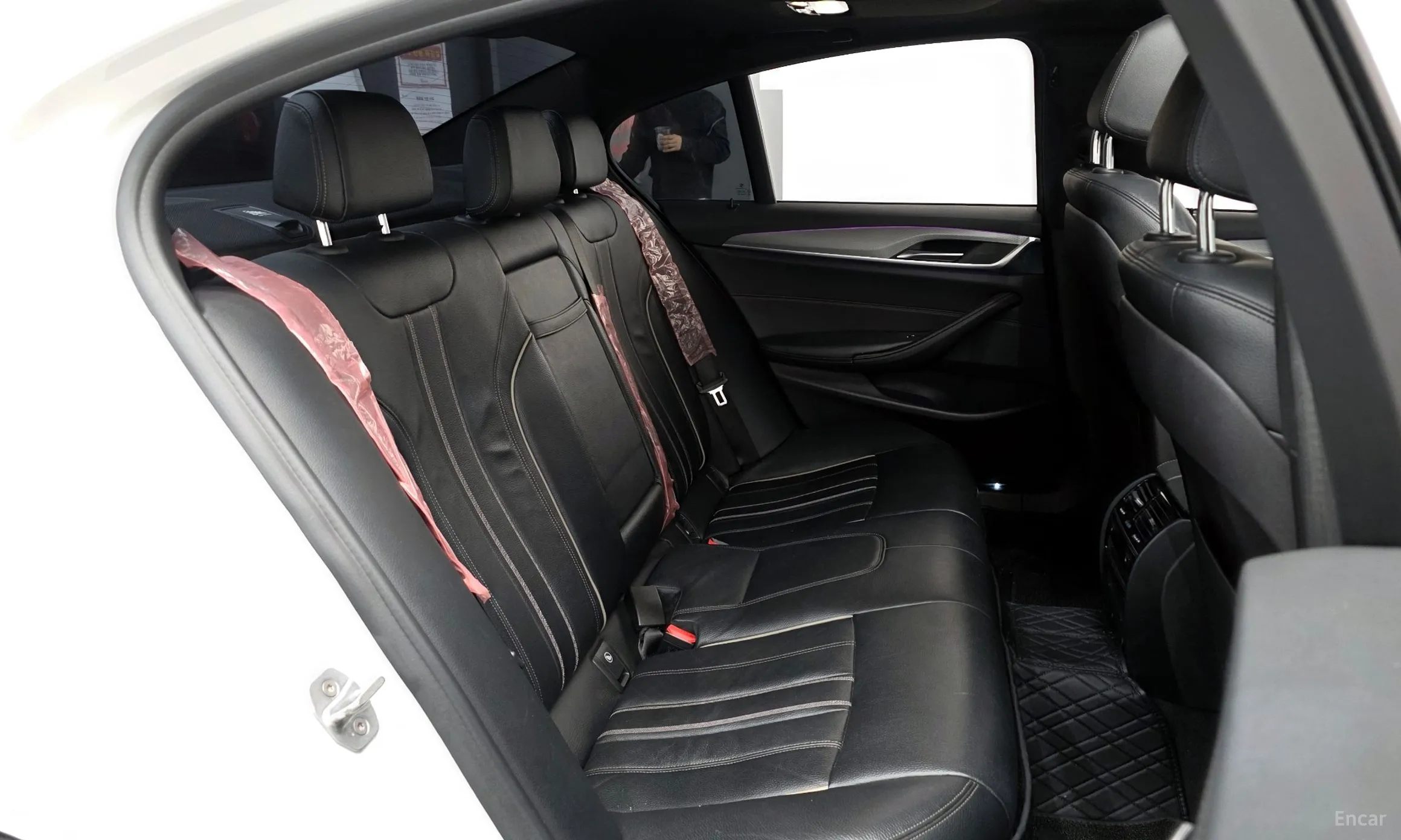 BMW 5 Series (G30) превью 12