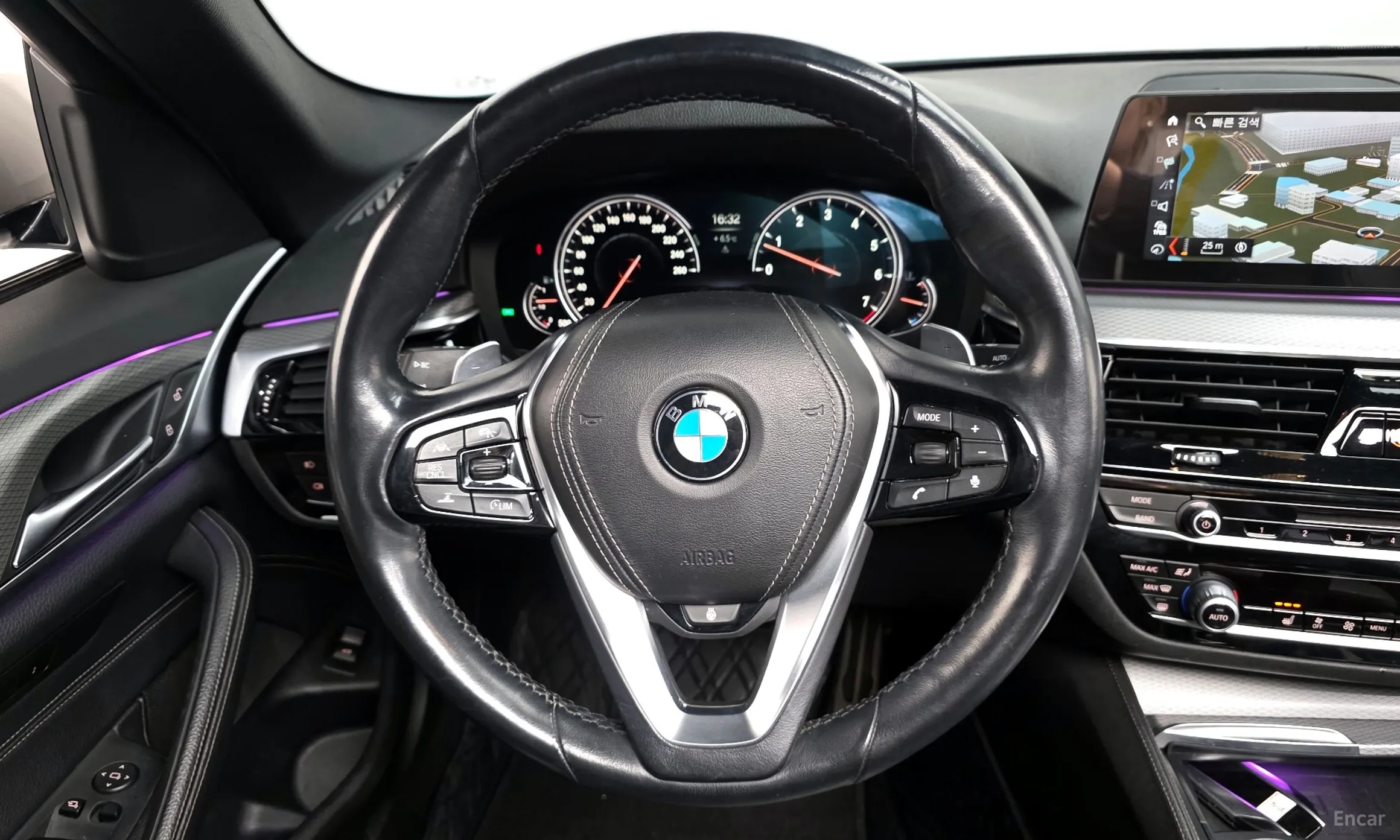 BMW 5 Series (G30) превью 13