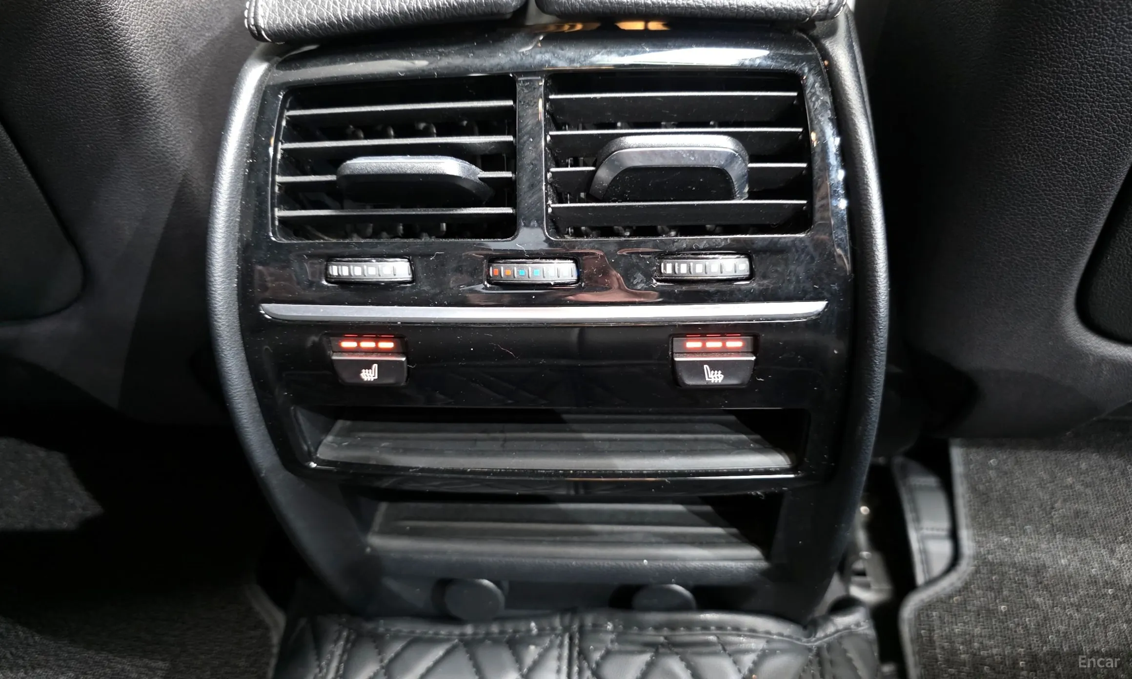 BMW 5 Series (G30) превью 19