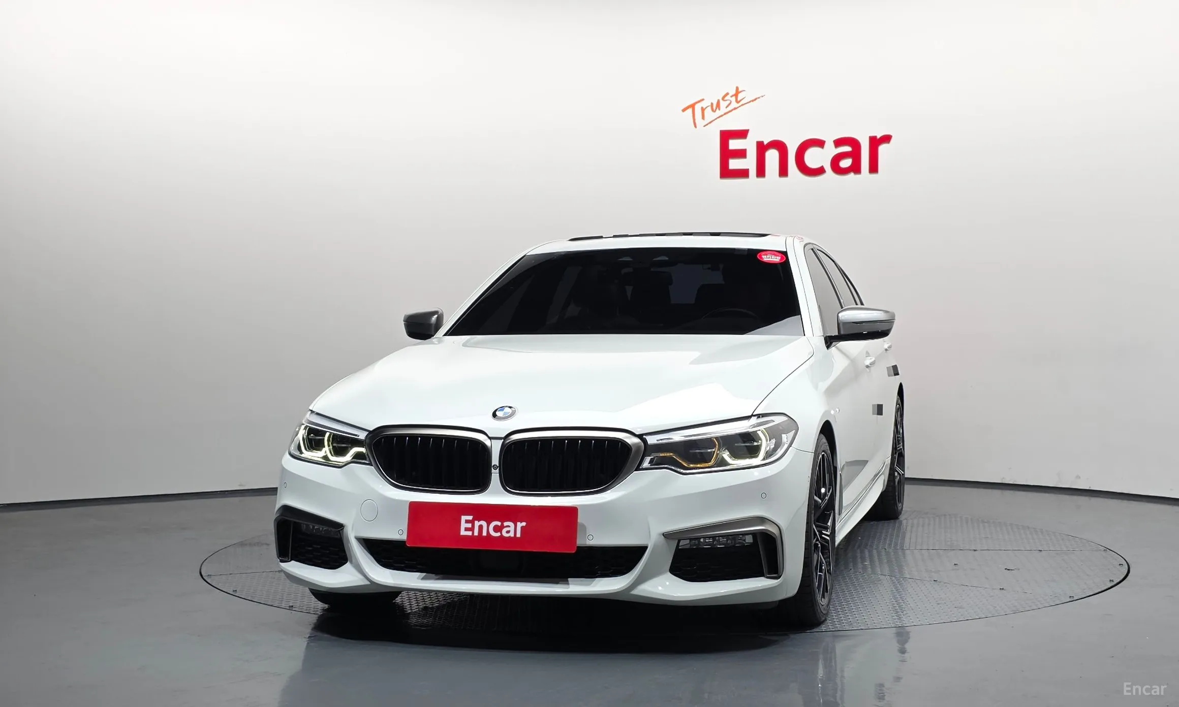 BMW 5 Series (G30) превью 3