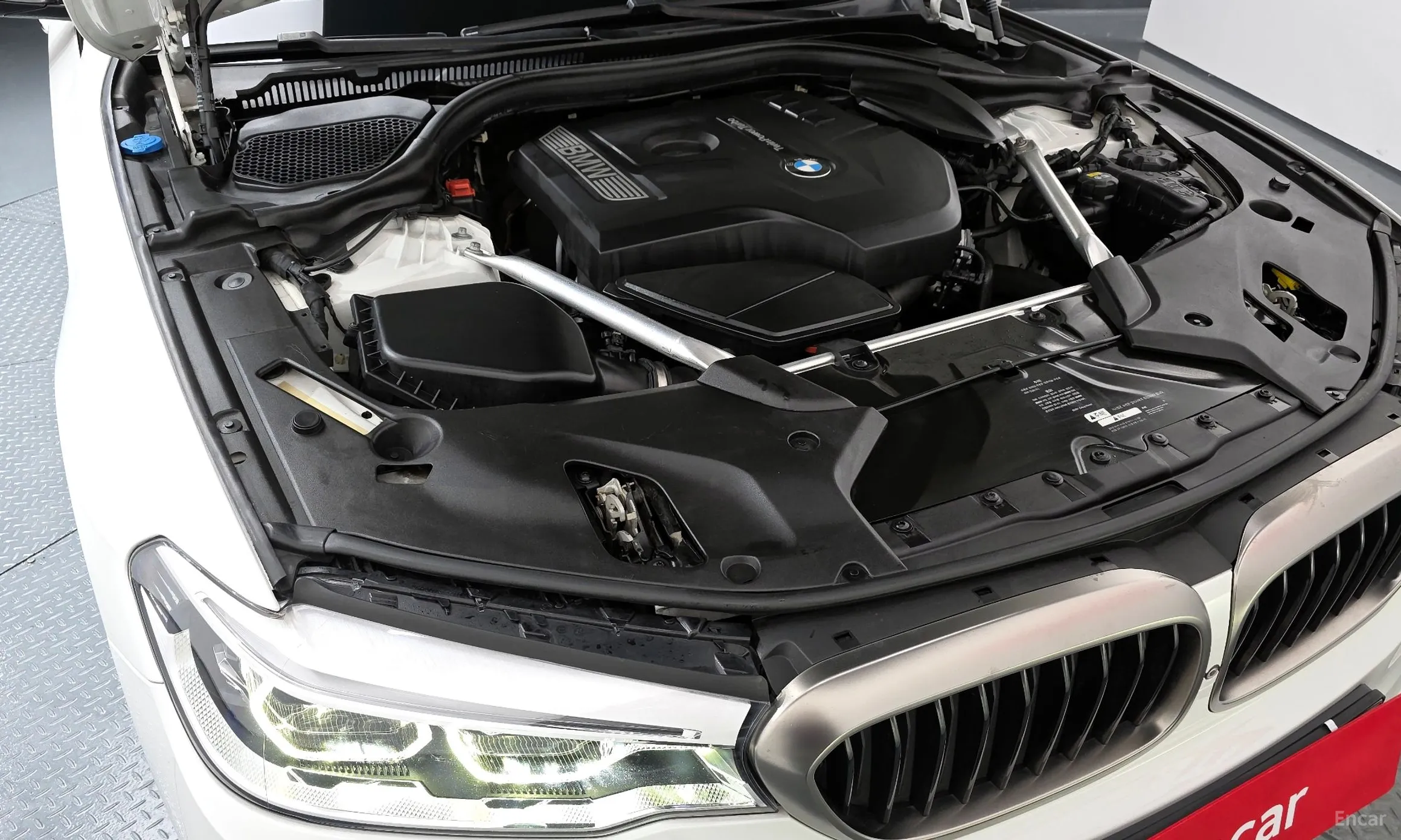 BMW 5 Series (G30) превью 6