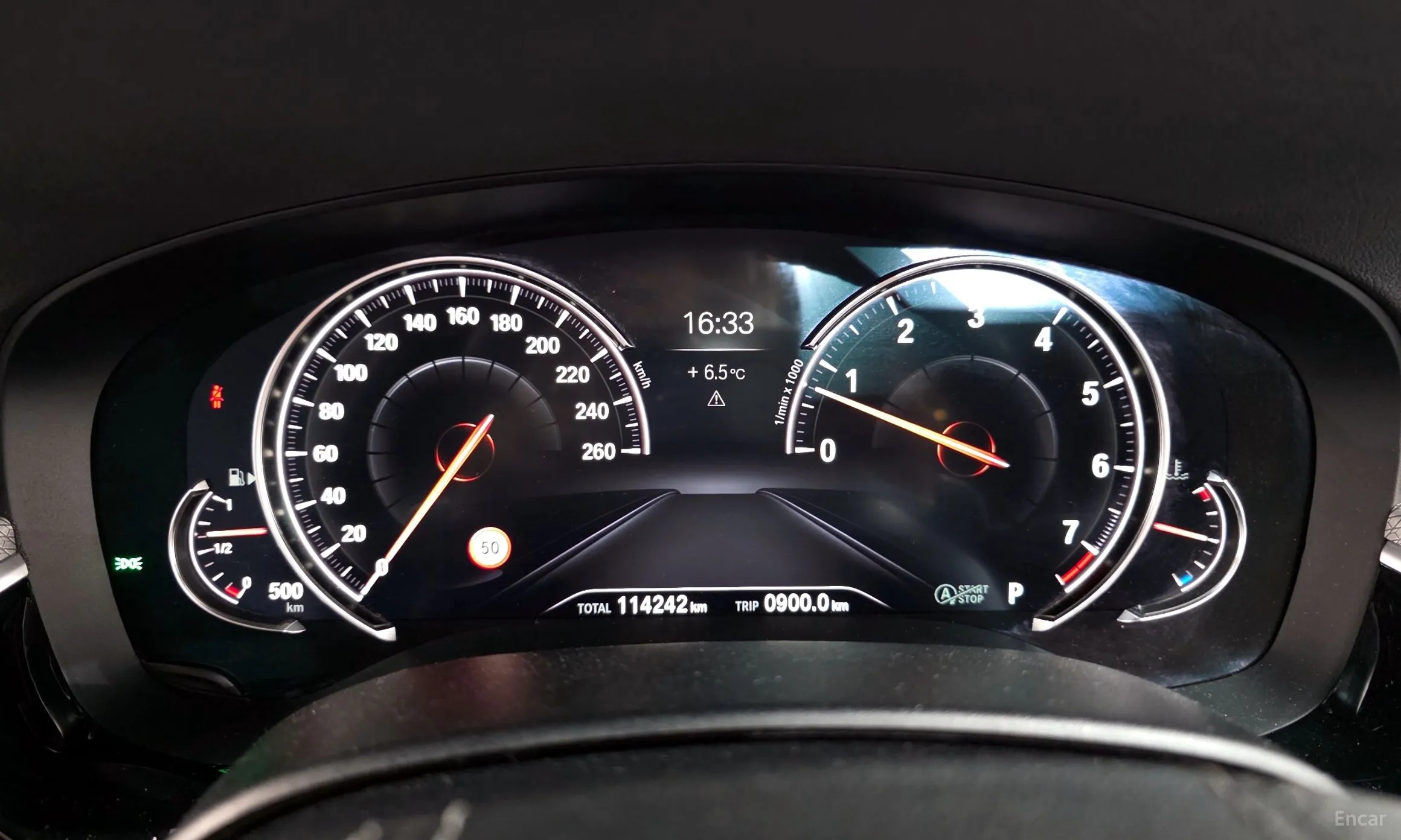 BMW 5 Series (G30) превью 8