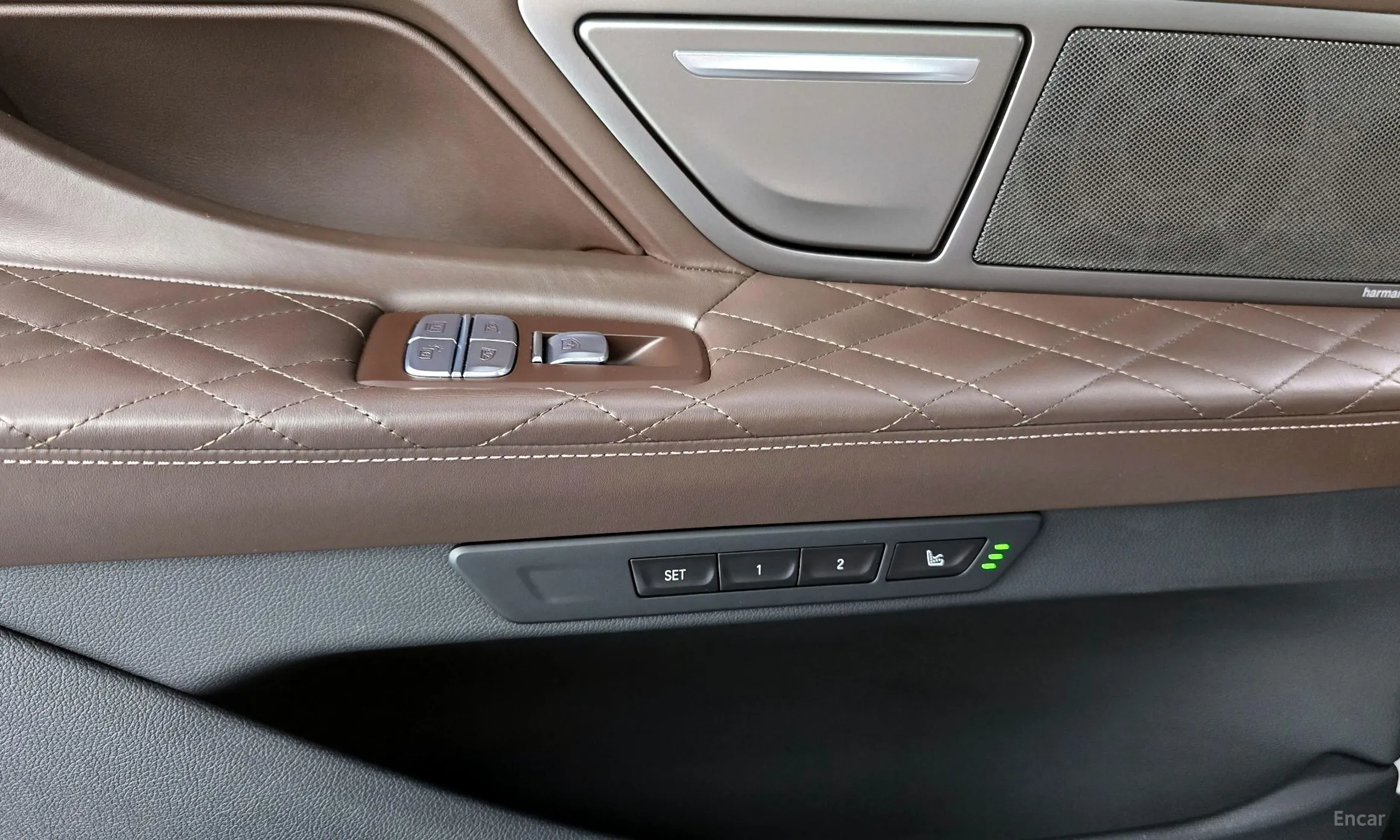 BMW 7 Series (G11) превью 18