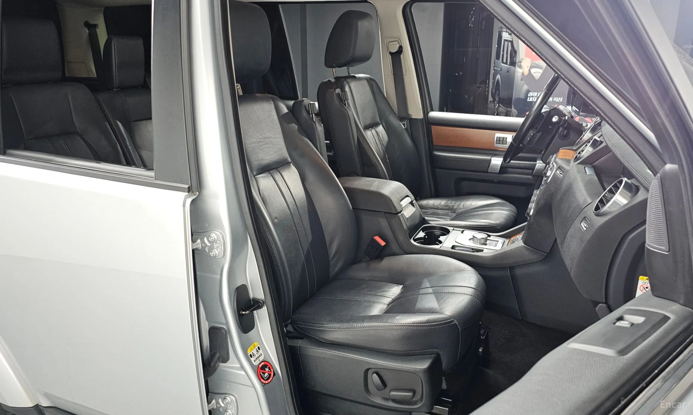 Land Rover Discovery 4 превью 10