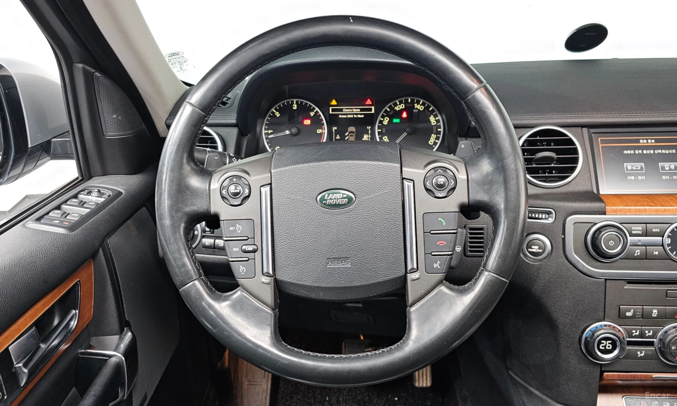 Land Rover Discovery 4 превью 13
