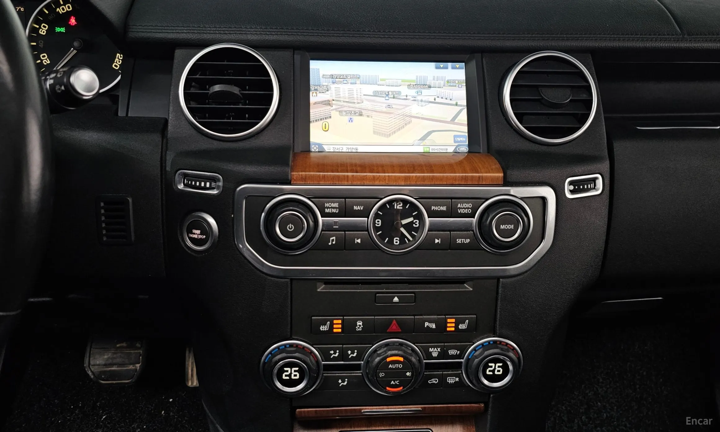 Land Rover Discovery 4 превью 14