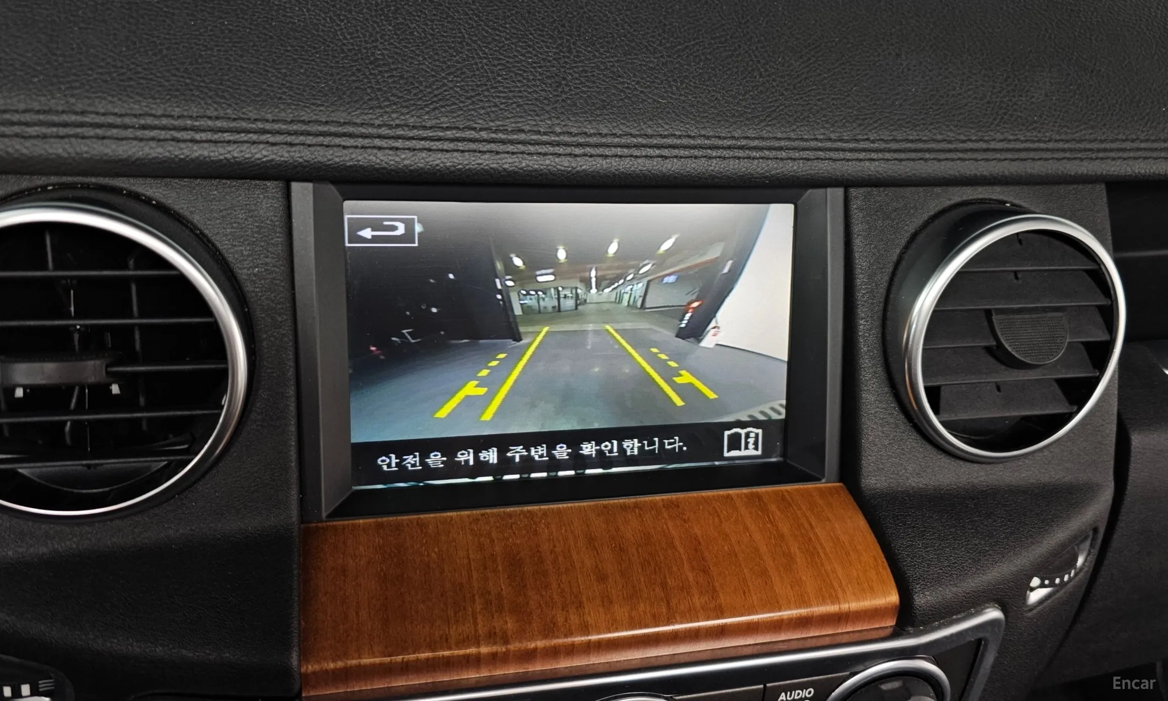 Land Rover Discovery 4 превью 15
