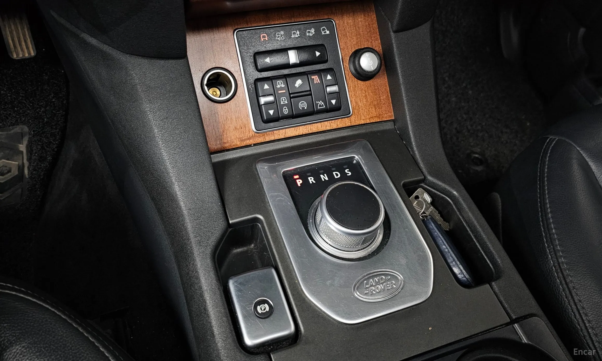 Land Rover Discovery 4 превью 9