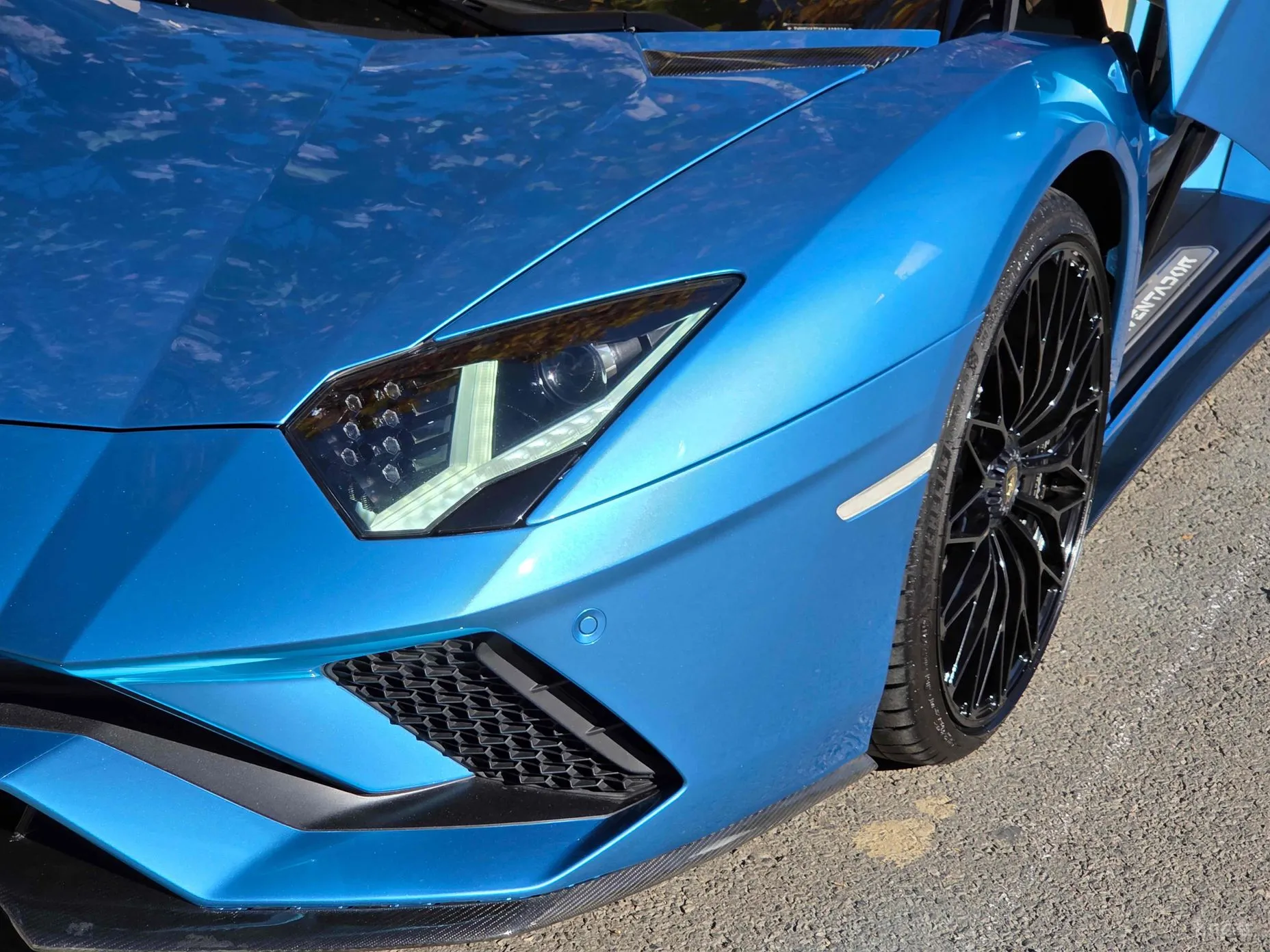 Lamborghini Aventador превью 4