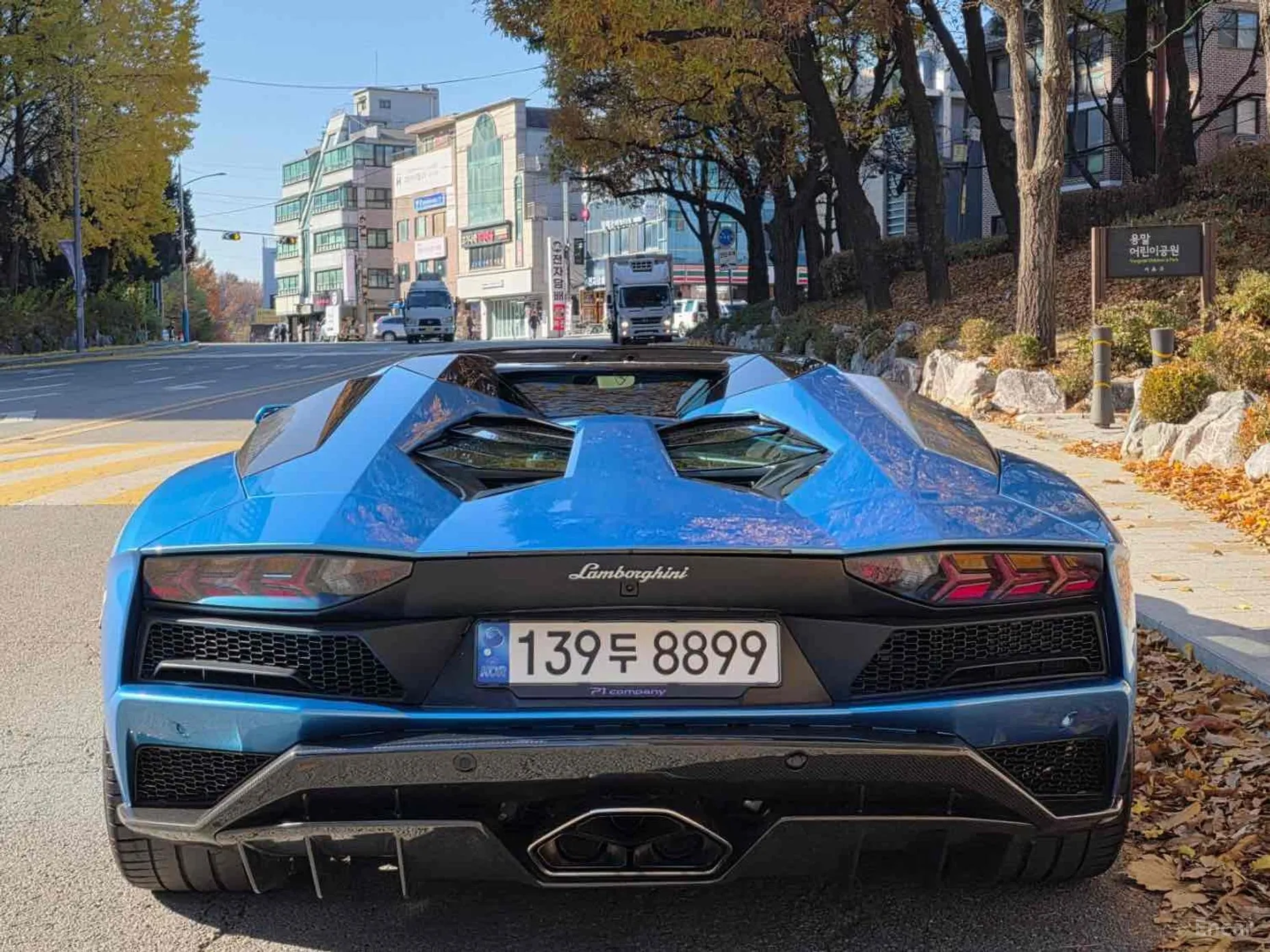 Lamborghini Aventador превью 6