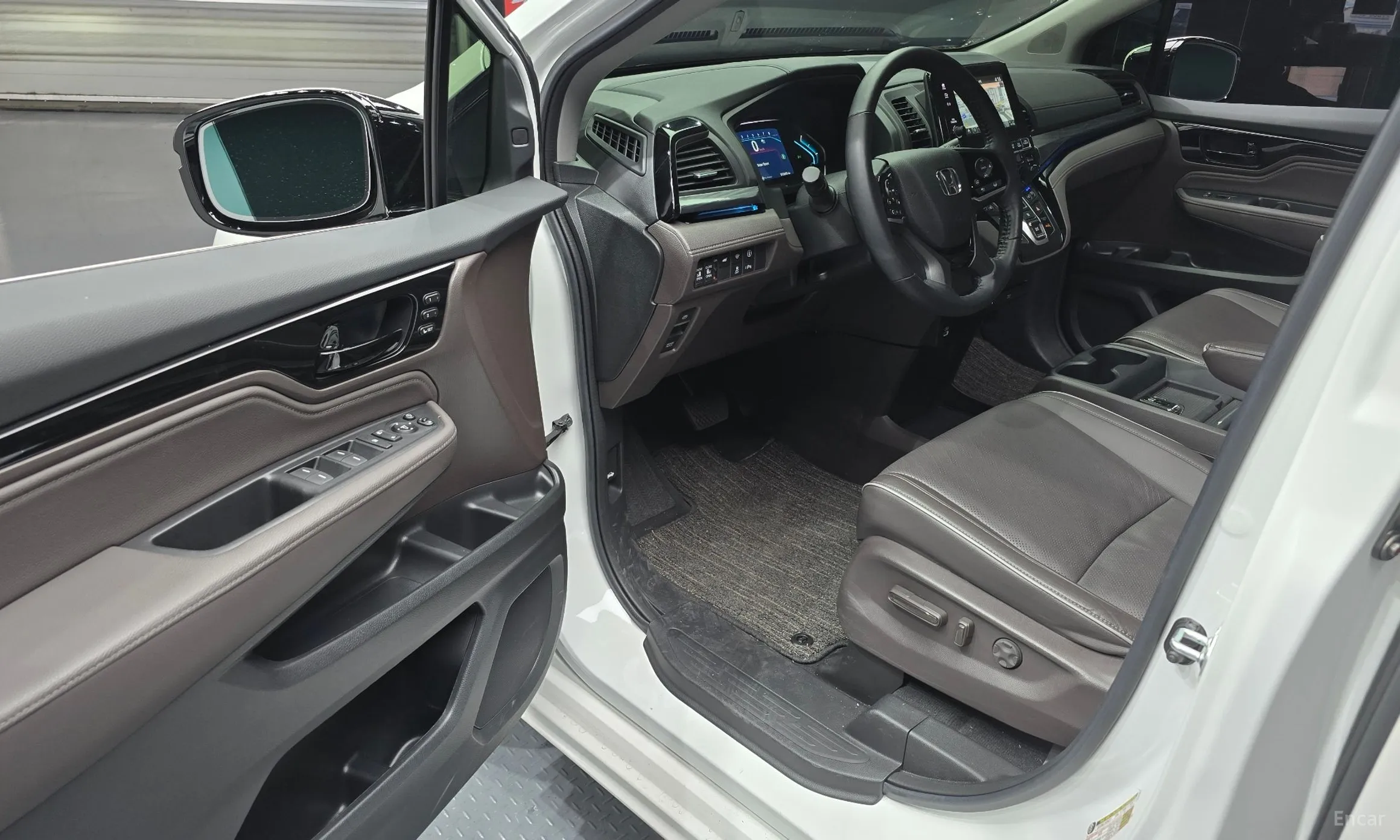 Honda Odyssey превью 11