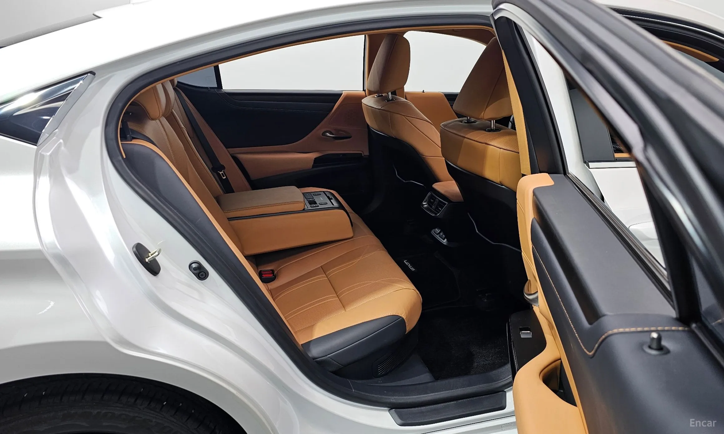Lexus ES300h 7th Generation превью 11