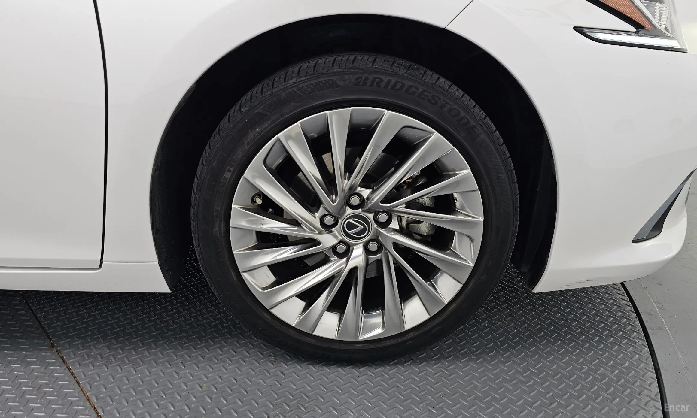 Lexus ES300h 7th Generation превью 5