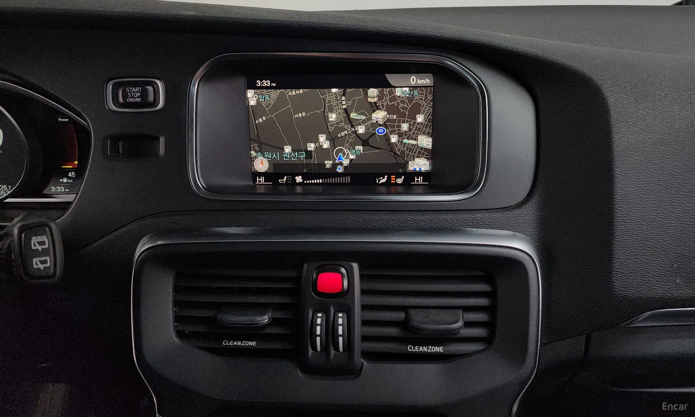 Volvo V40 превью 15