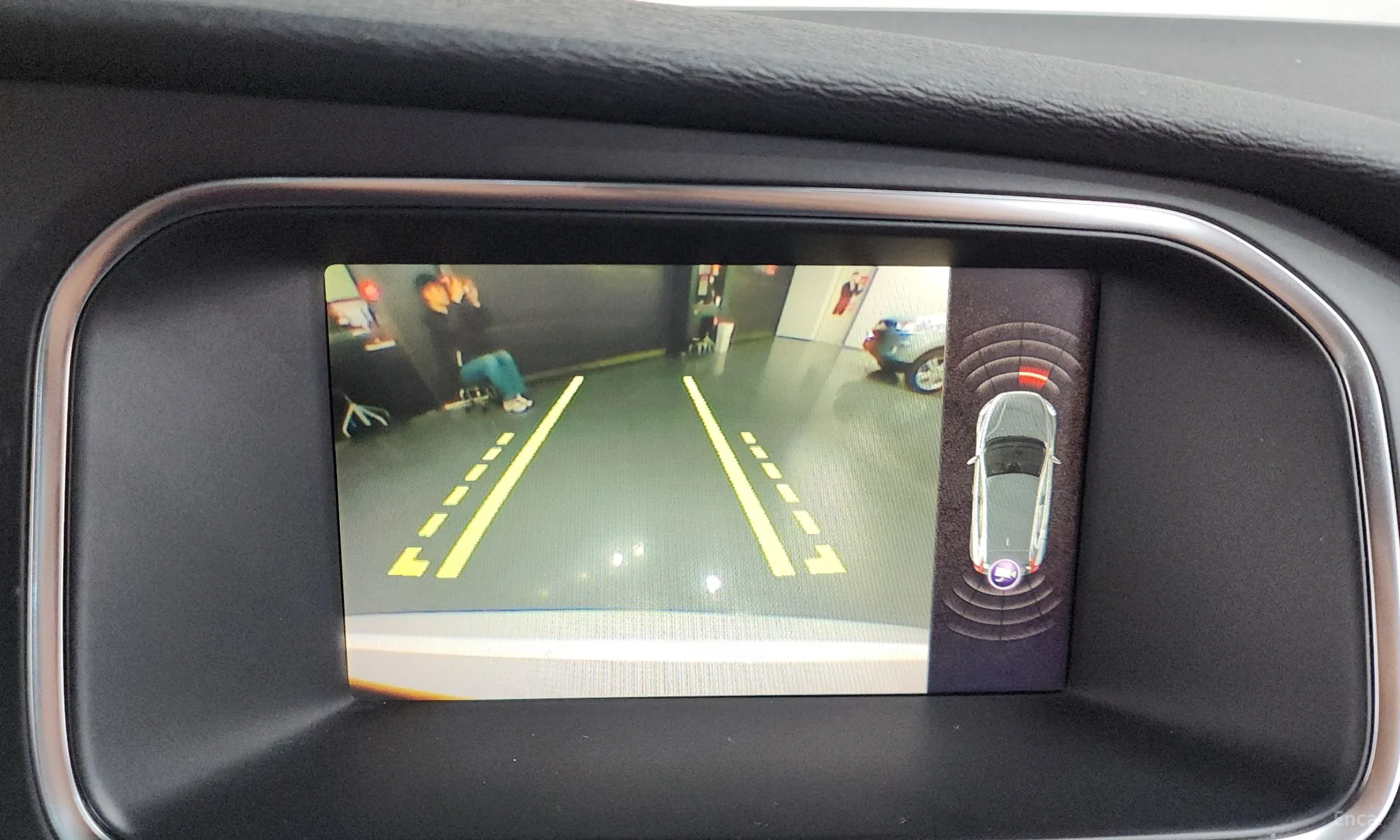 Volvo V40 превью 16