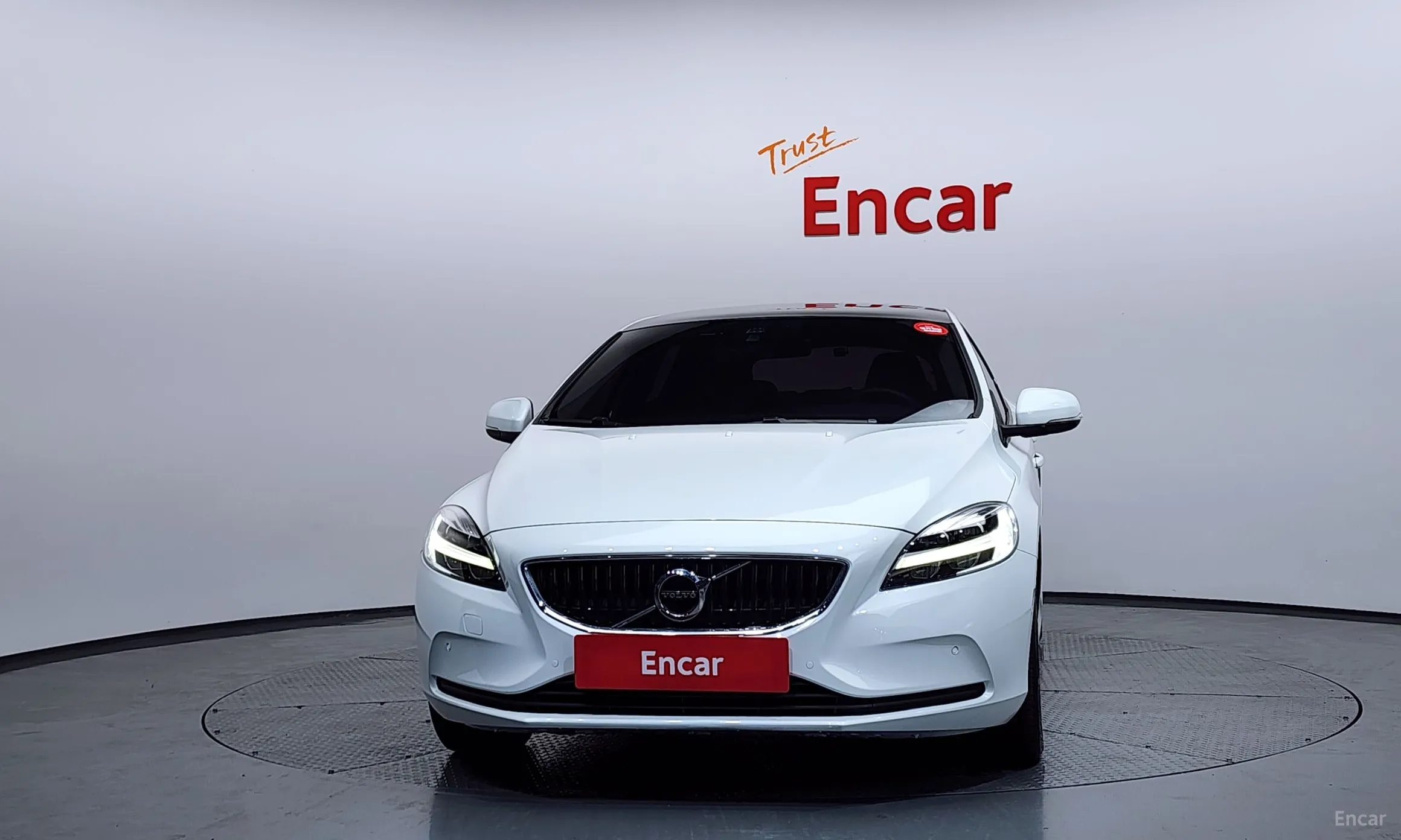 Volvo V40 превью 3