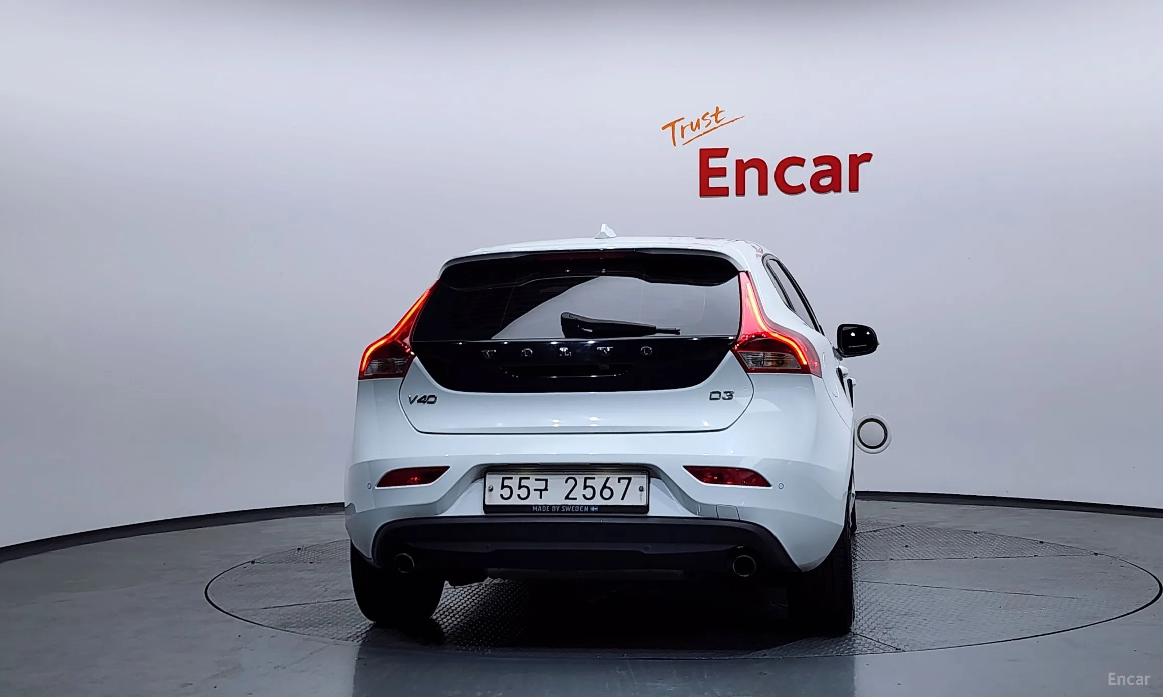 Volvo V40 превью 4