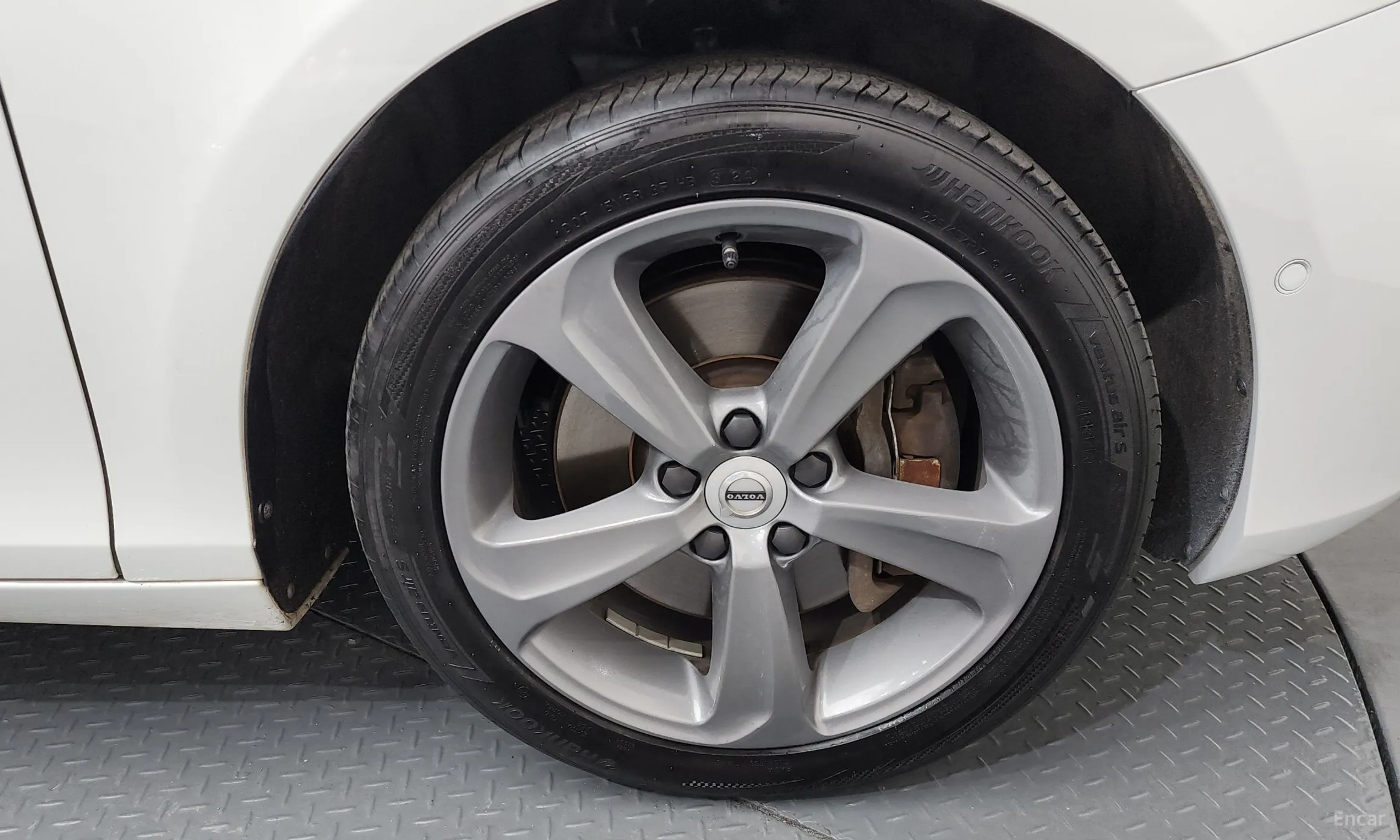 Volvo V40 превью 5