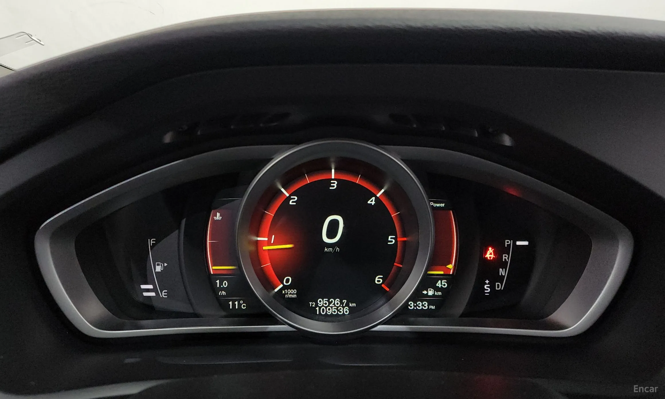 Volvo V40 превью 8