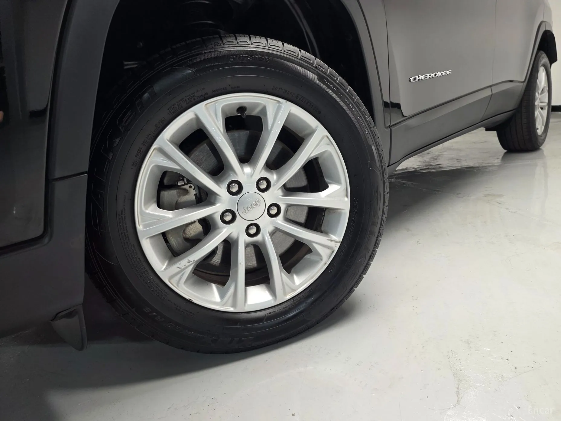 Jeep Cherokee (KL) превью 20