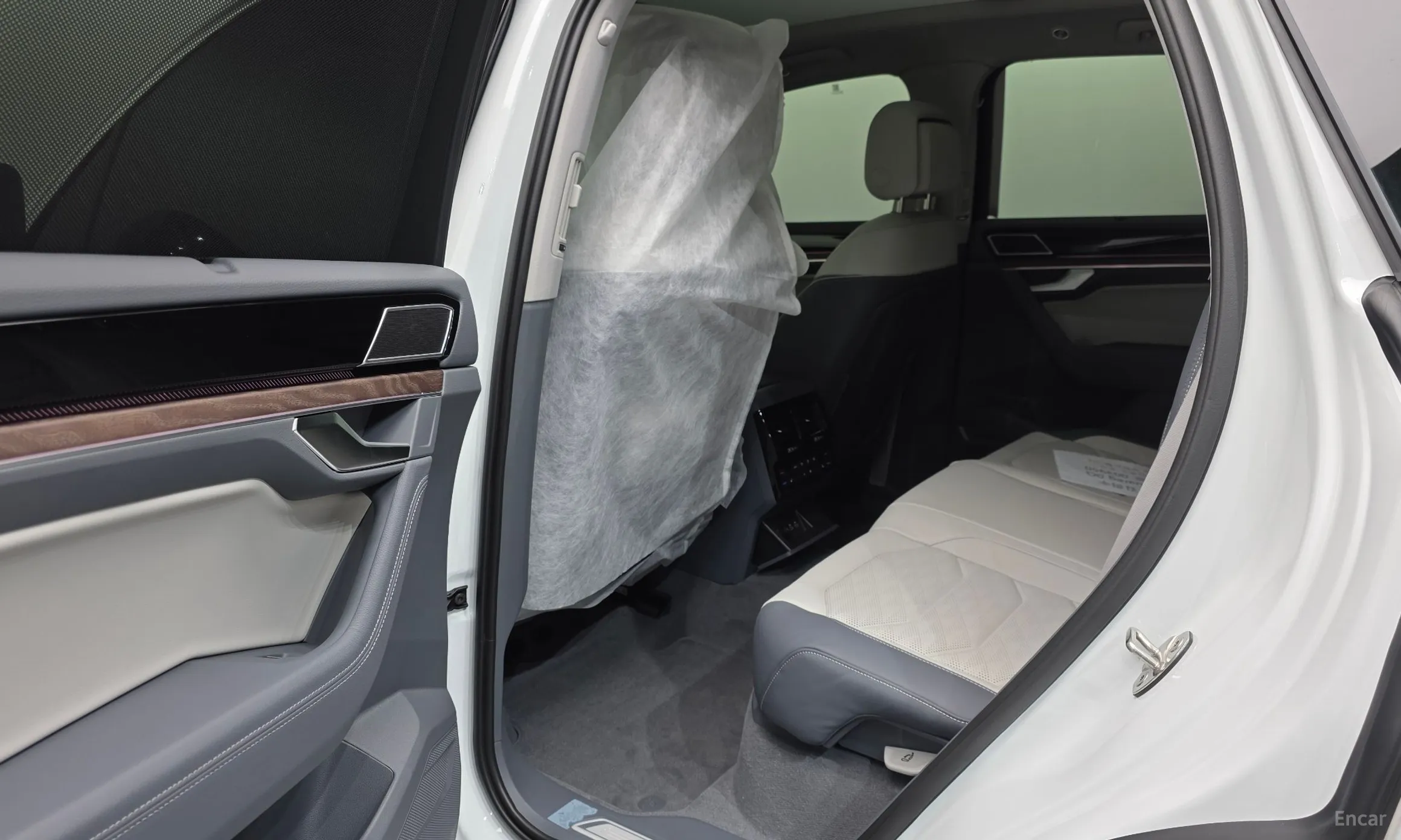Volkswagen Touareg 3rd Generation превью 17