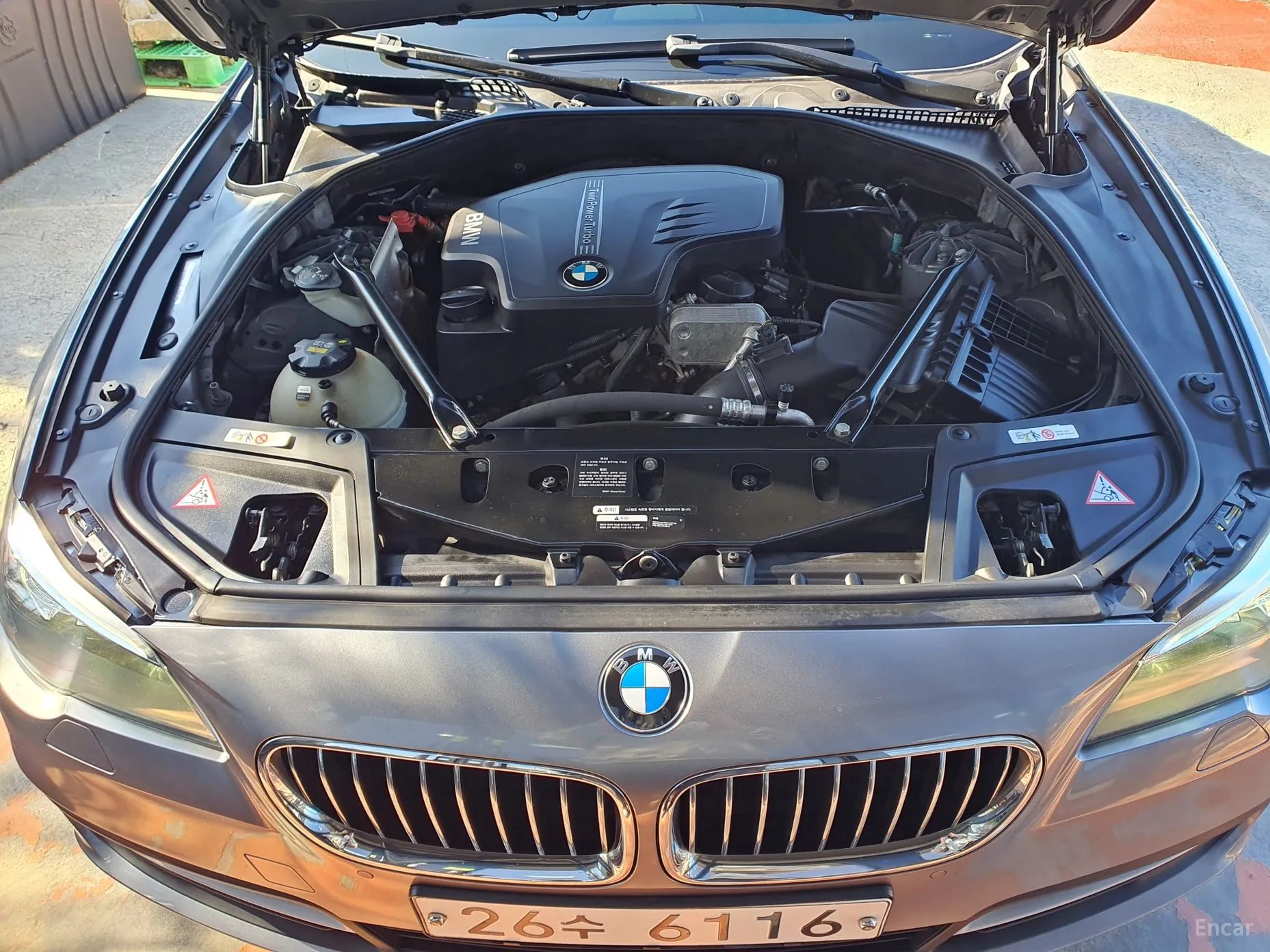 BMW 5 Series (F10) превью 11
