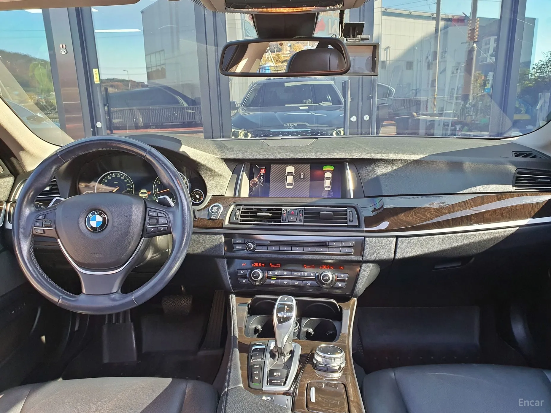 BMW 5 Series (F10) превью 4