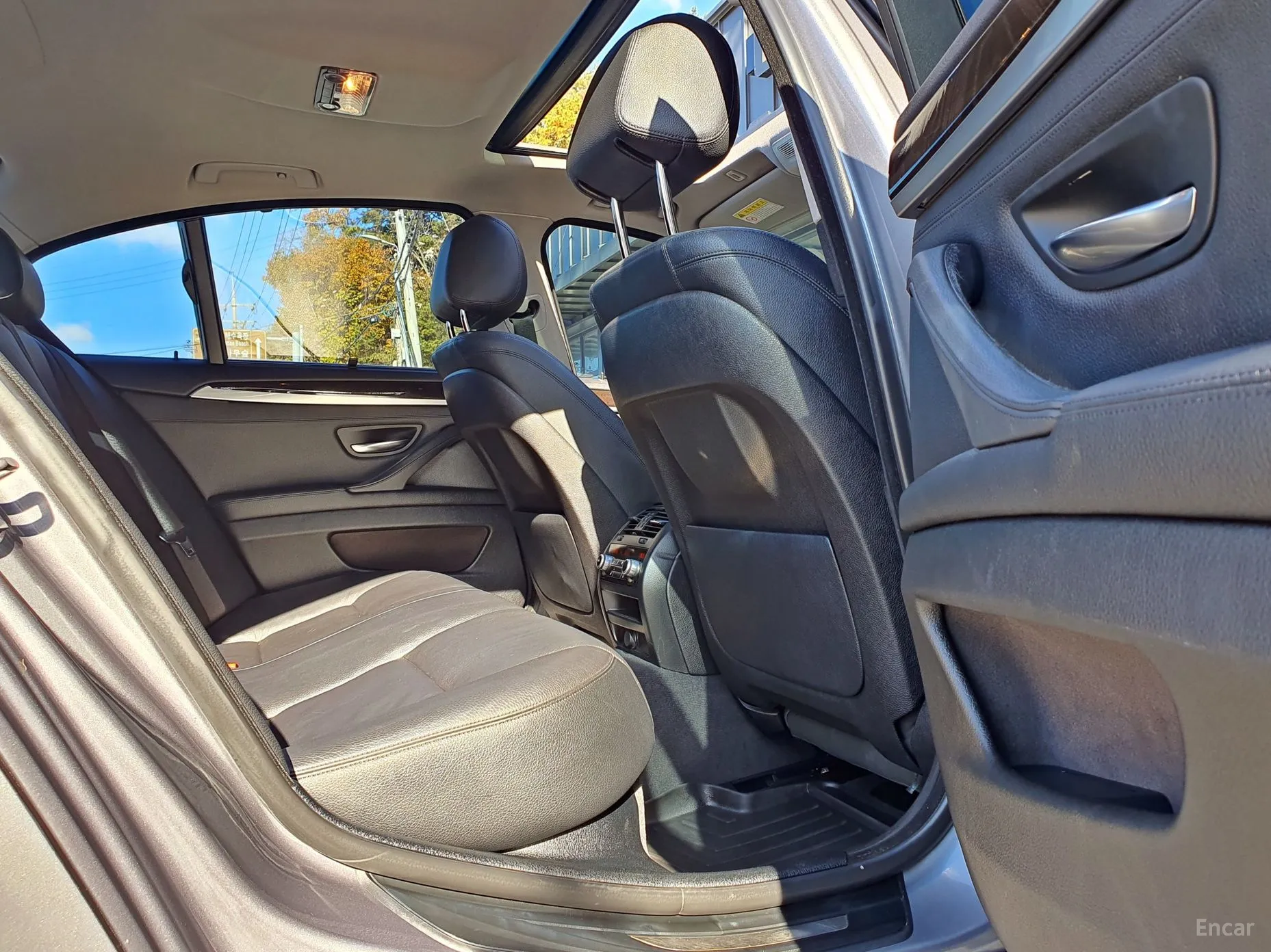 BMW 5 Series (F10) превью 6