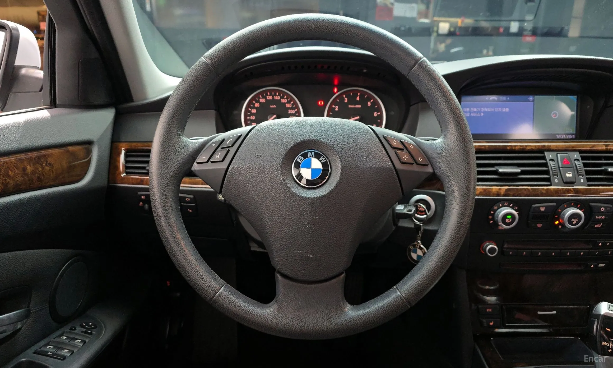 BMW 5 Series (E60) превью 13