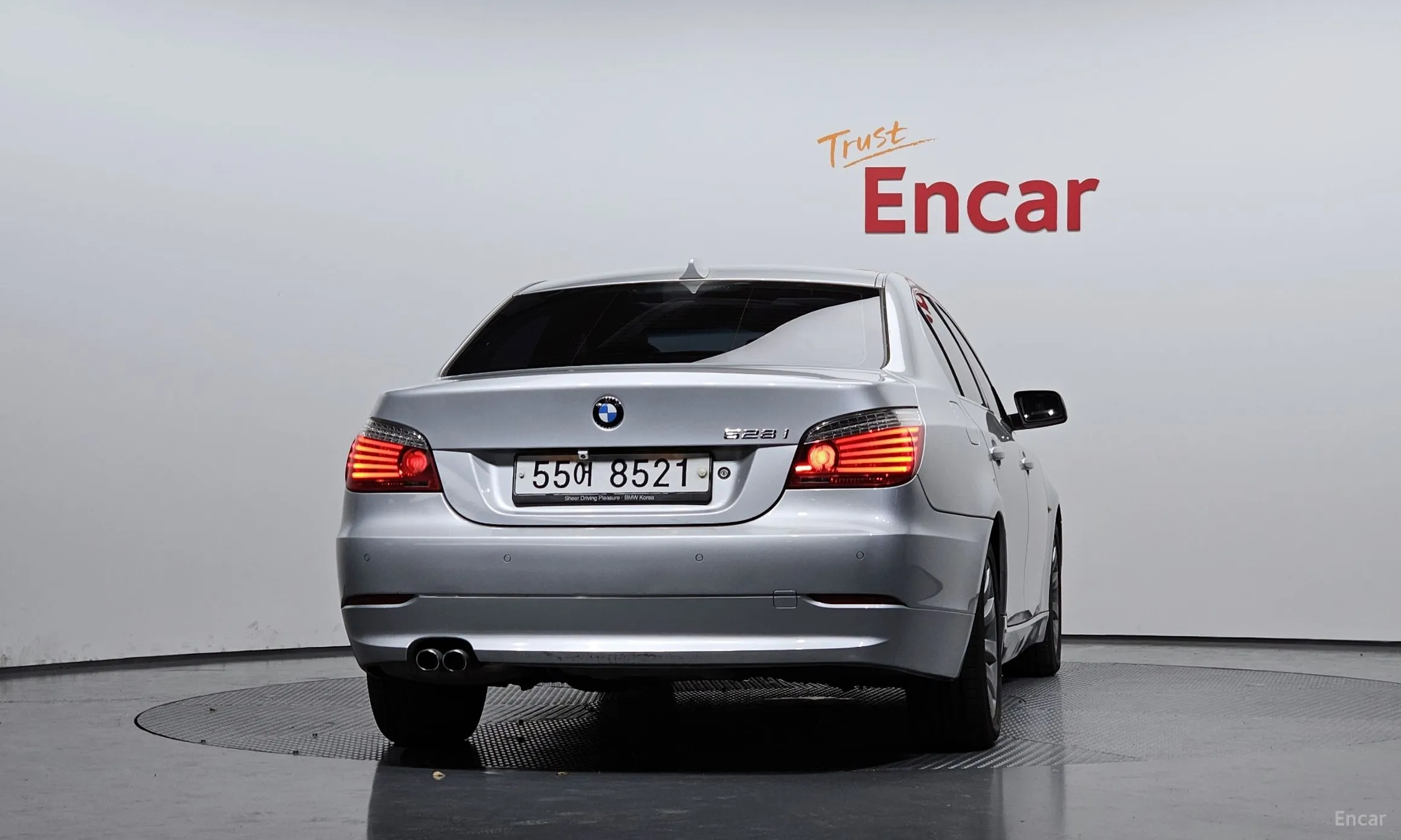 BMW 5 Series (E60) превью 4