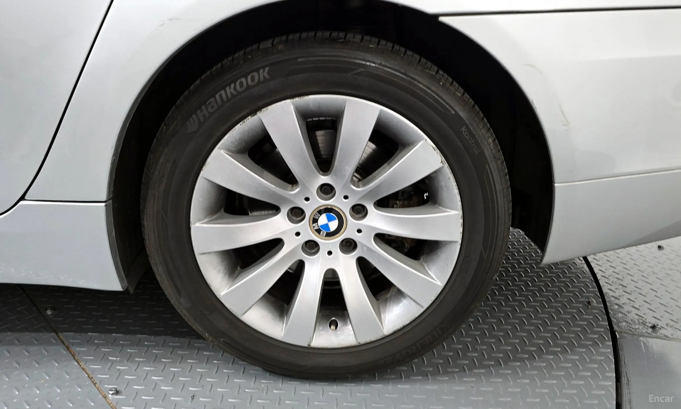 BMW 5 Series (E60) превью 5