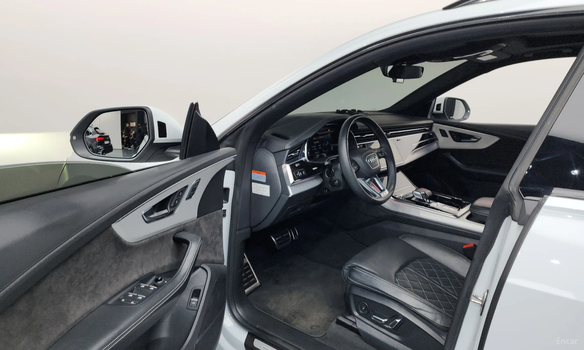 Audi Q8 (4M) превью 10