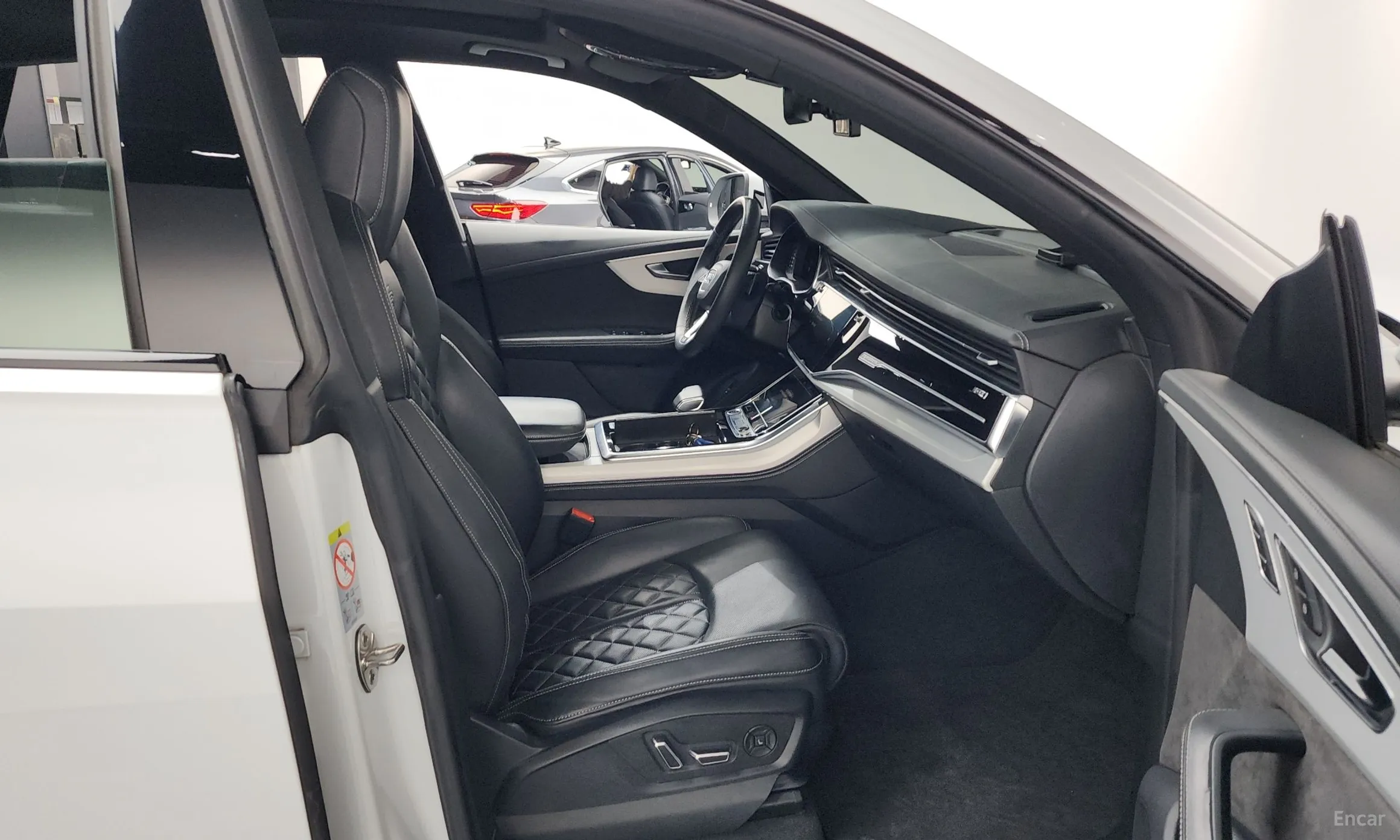 Audi Q8 (4M) превью 11