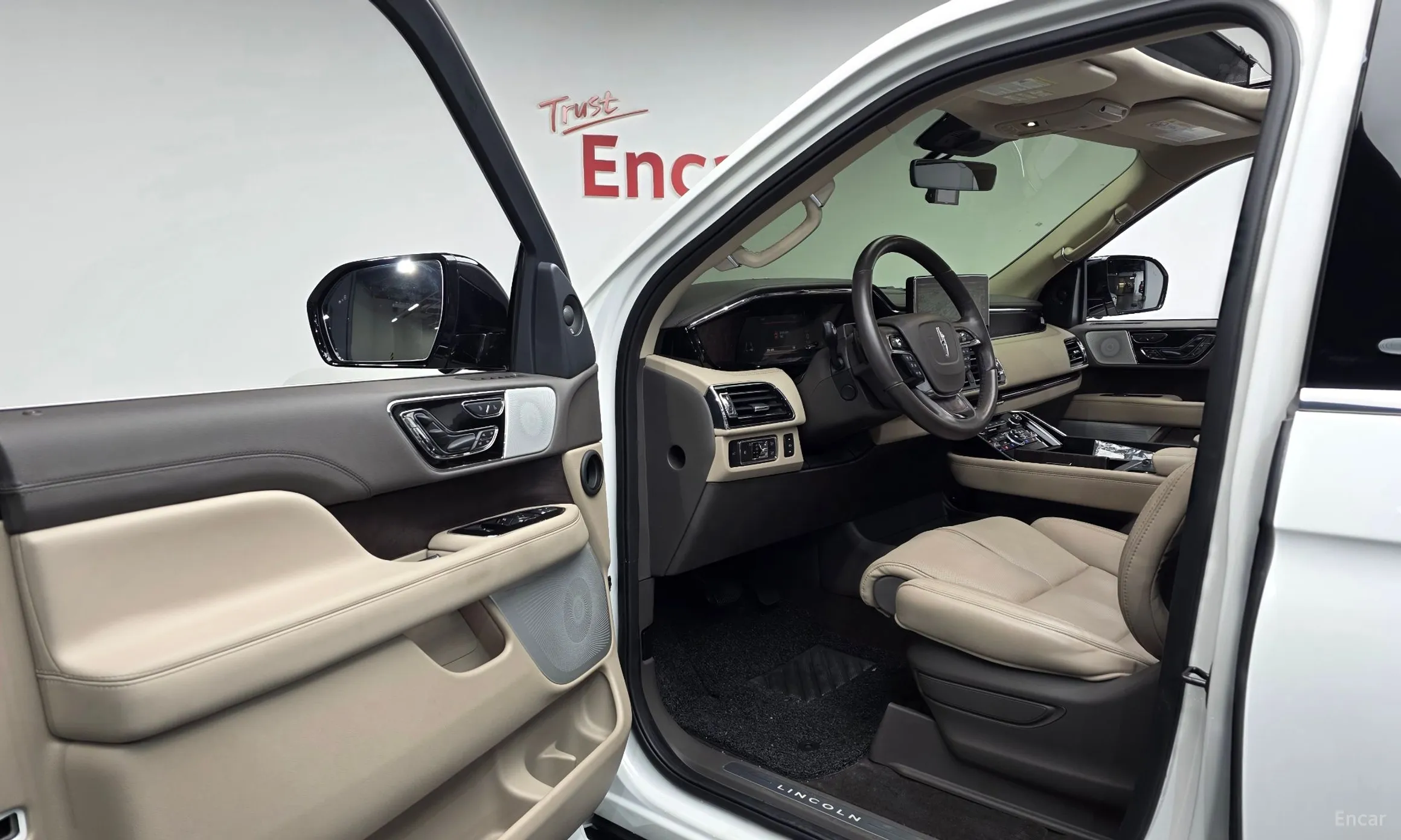 Lincoln Navigator 4th generation превью 12