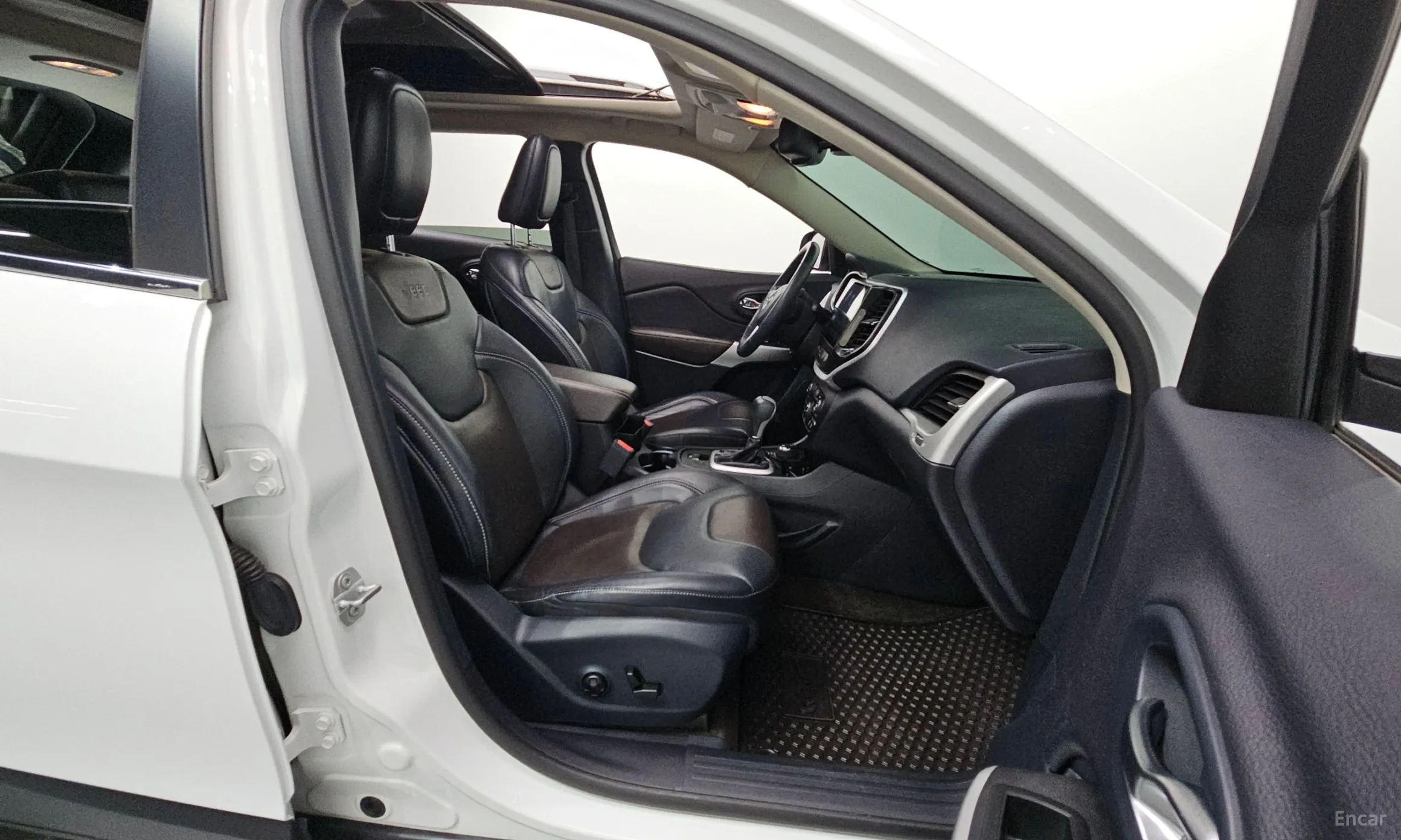 Jeep Cherokee (KL) превью 11