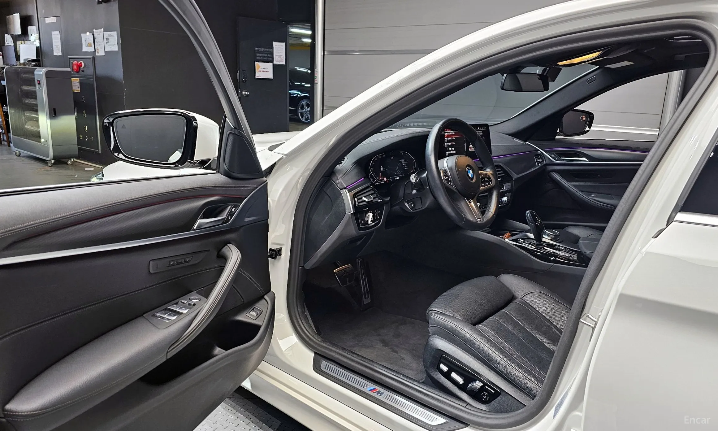 BMW 5 Series (G30) превью 11